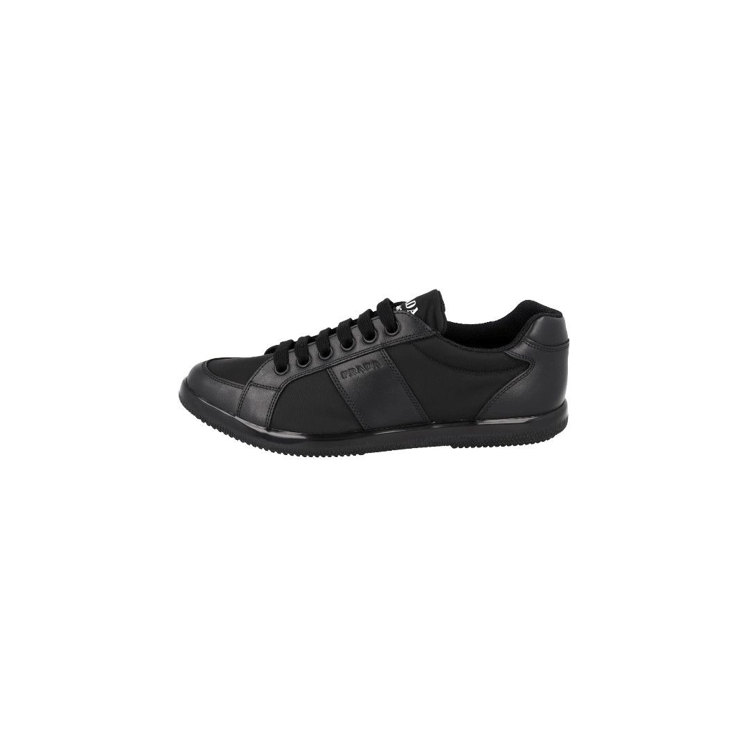 o1la1rc1a0925 Low-Top Sneakers in Black