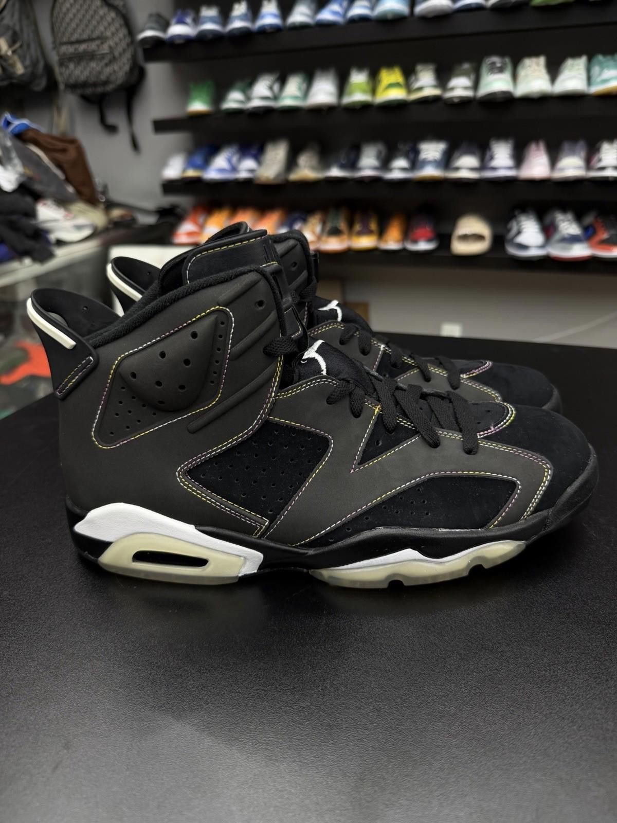 Jordan Brand Size 11 - Jordan 6 Retro Lakers 2010 RARE UN Worn Authentic Size US 11 / EU 44 - 1 Thumbnail