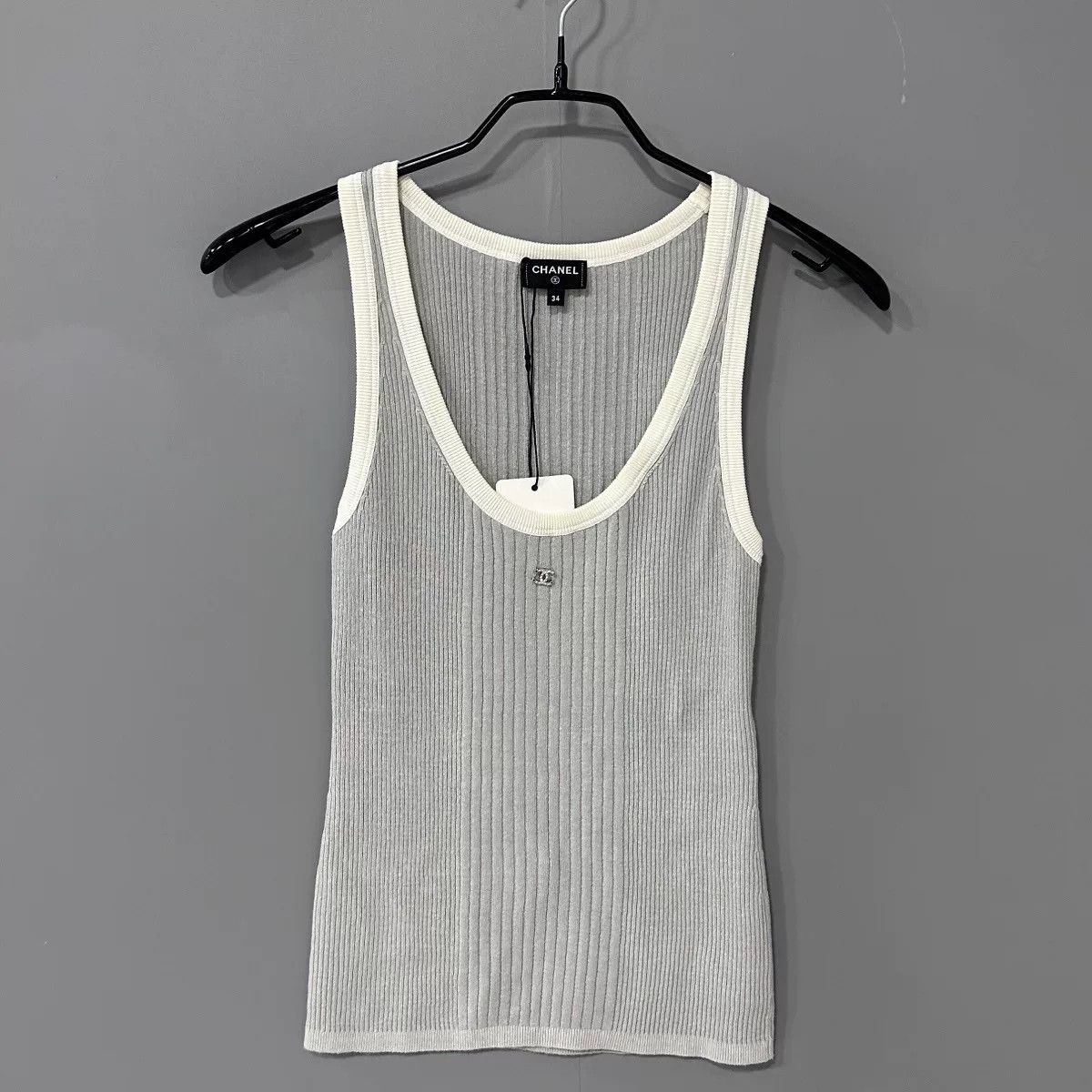 Chanel gray cashmere knit tank top by Chanel Size XS / US 0-2 / IT 36-38 - 1 Thumbnail