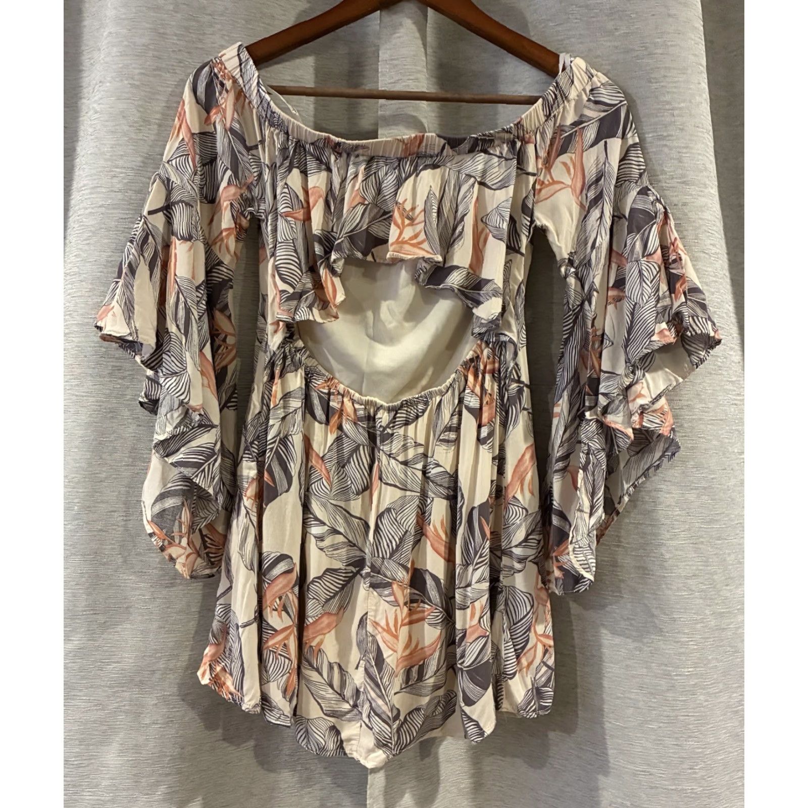 Lulus Lulus Blouse Shirt Womens Multicolor 100% Rayon Boat Neck Long Sleeve Size S Regular Tunic Floral Pattern Angell Sleeve Size S / US 4 / IT 40 - 4 Thumbnail