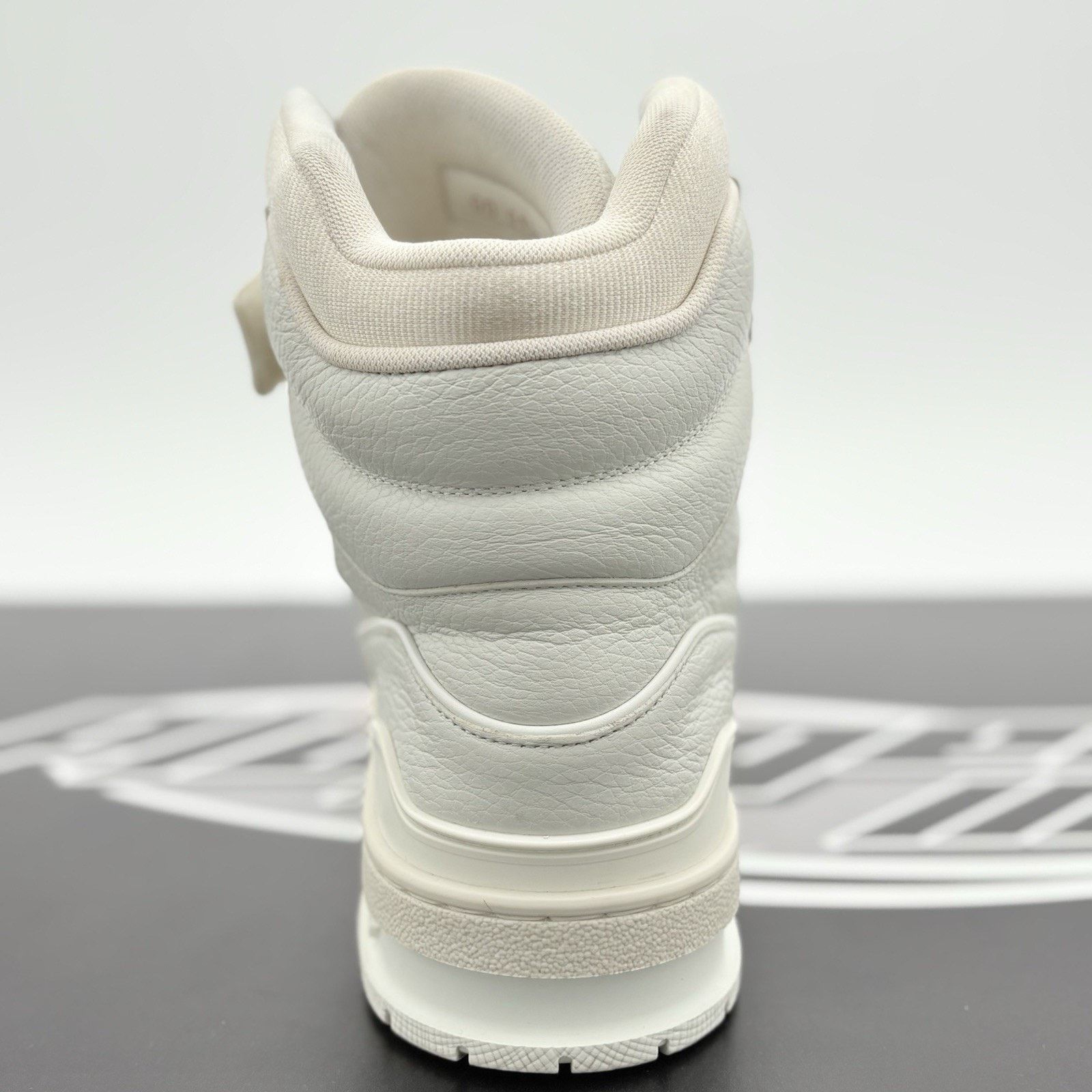 Louis Vuitton Louis Vuitton Trainer High Top ' Grey ' | GREAT COND! Size US 11 / EU 44 - 9 Thumbnail