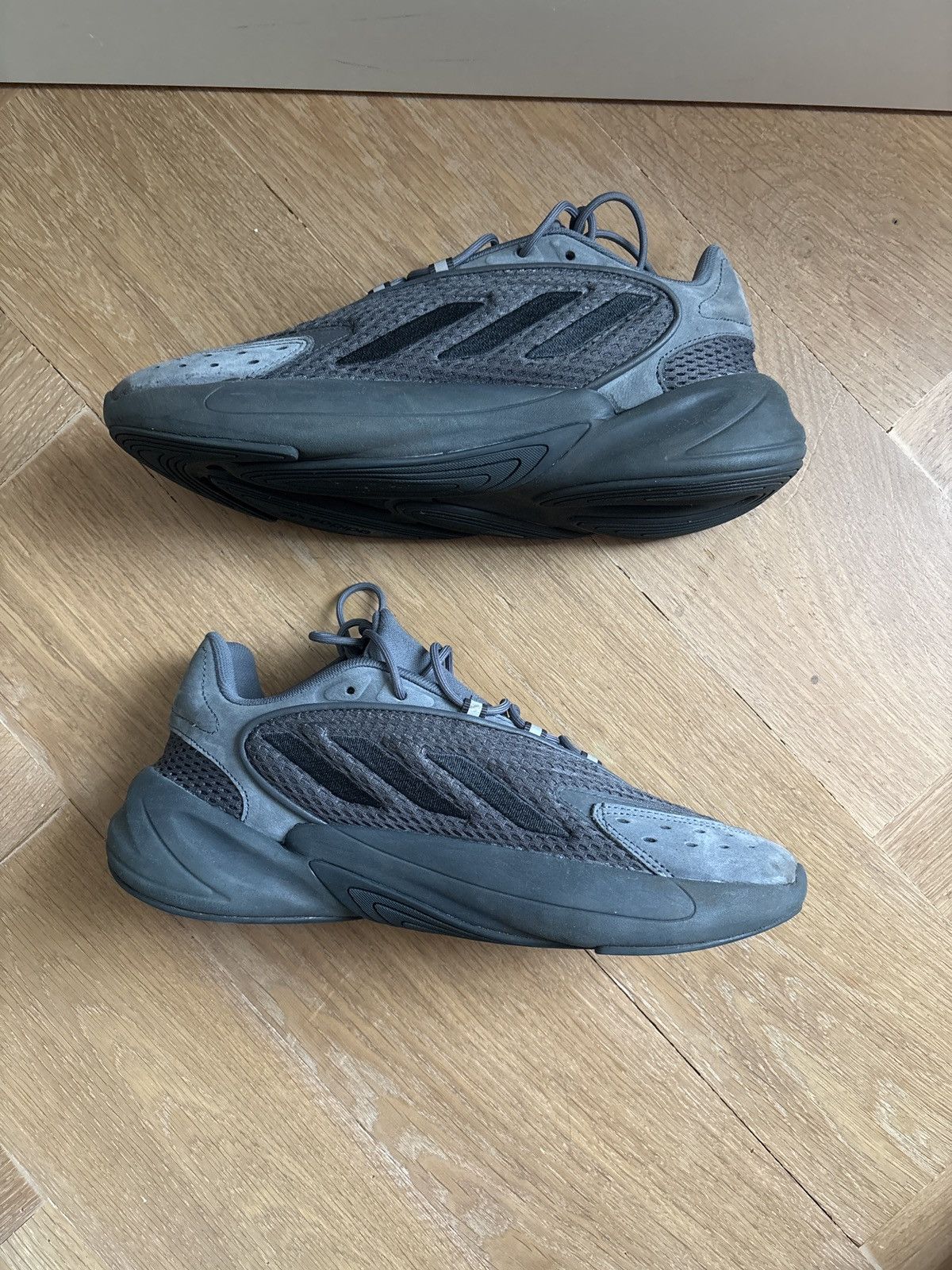 Adidas Adidas Ozelia Men's Training Shoe Size US 9 / EU 42 - 4 Thumbnail