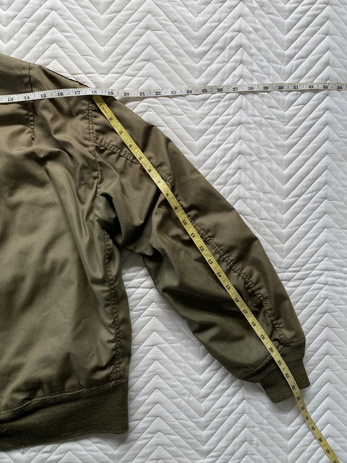 Vintage Cold Weather Combat Vehicle (CVC) Jacket – US Army Issue 🇺🇸 Size US S / EU 44-46 / 1 - 11 Thumbnail