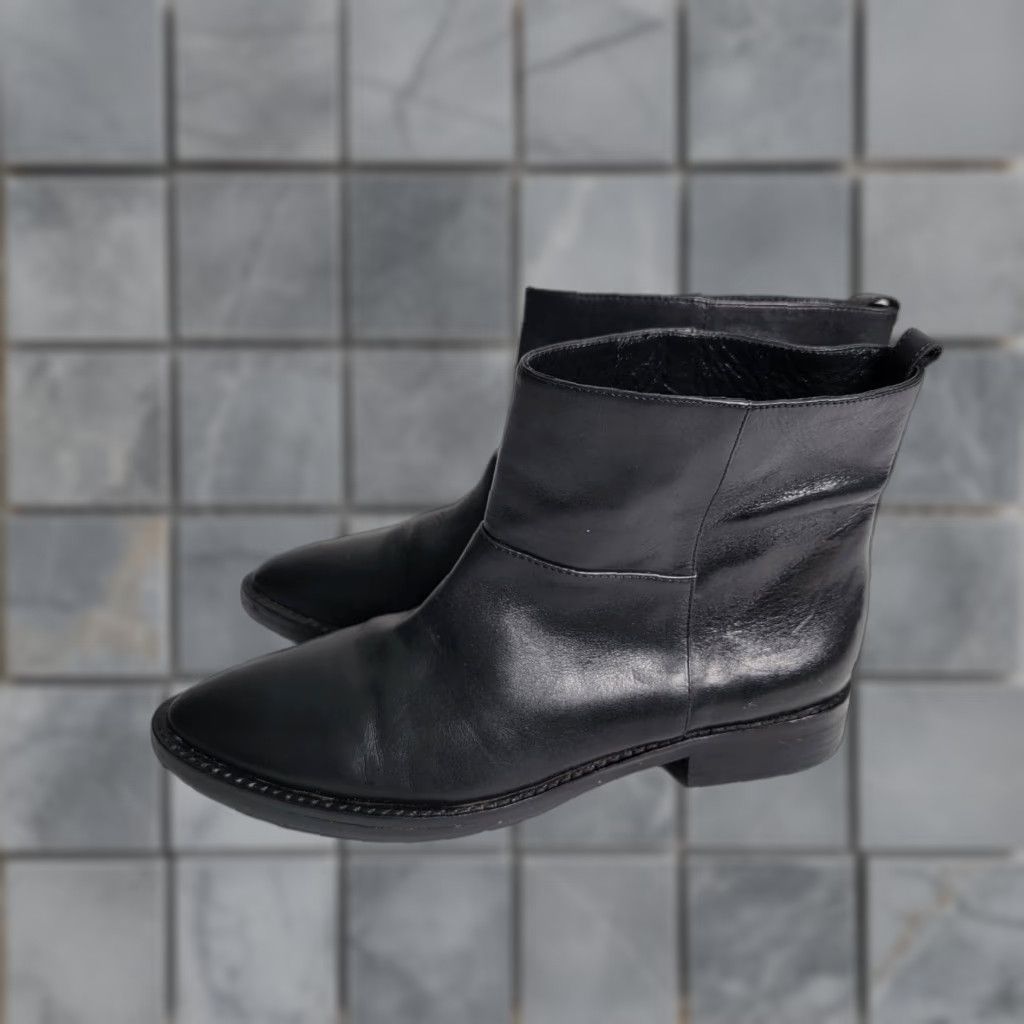 Vintage Theyskens’ Theory Black Boots Ankle Flat Boot Mid-Calf Leather Non-Slip Italy 8M Womens Fall Winter EU 38.5 Casual Shoes Size US 8 / IT 38 - 1 Thumbnail