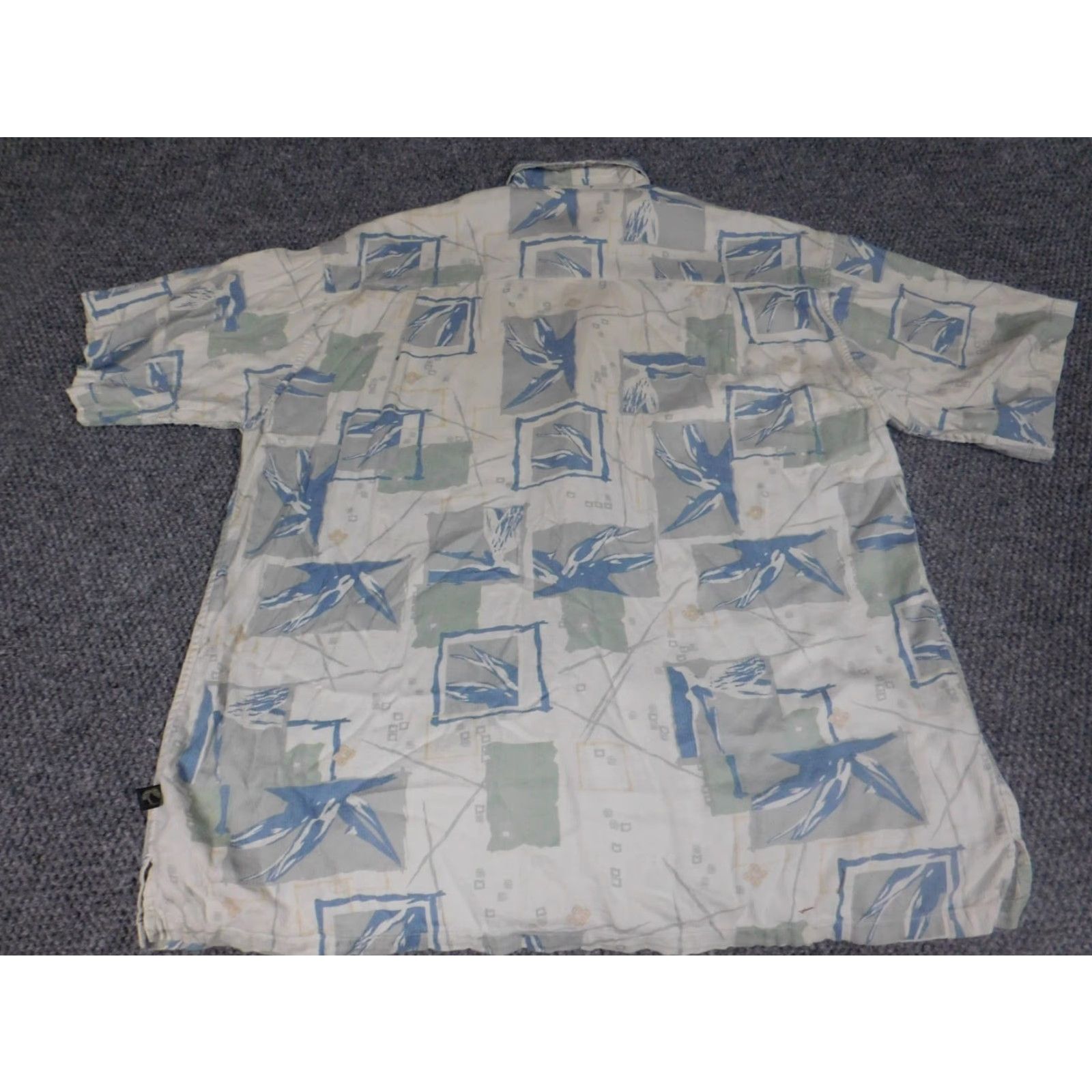 Vintage Newport Blue Mens Shirt L Button-Down Hawaiian Floral Beige Knit Cotton Polyester Blue Short Sleeve Regular Size US L / EU 52-54 / 3 - 7 Thumbnail