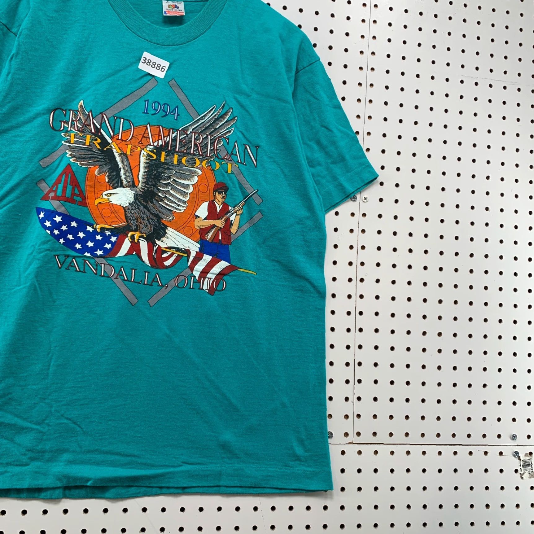 Fruit Of The Loom VINTAGE 90s Fruit of the Loom Graphic T-Shirt Men Large Blue Outdoor Hunt Trapshooting 21x28 Size US L / EU 52-54 / 3 - 4 Thumbnail
