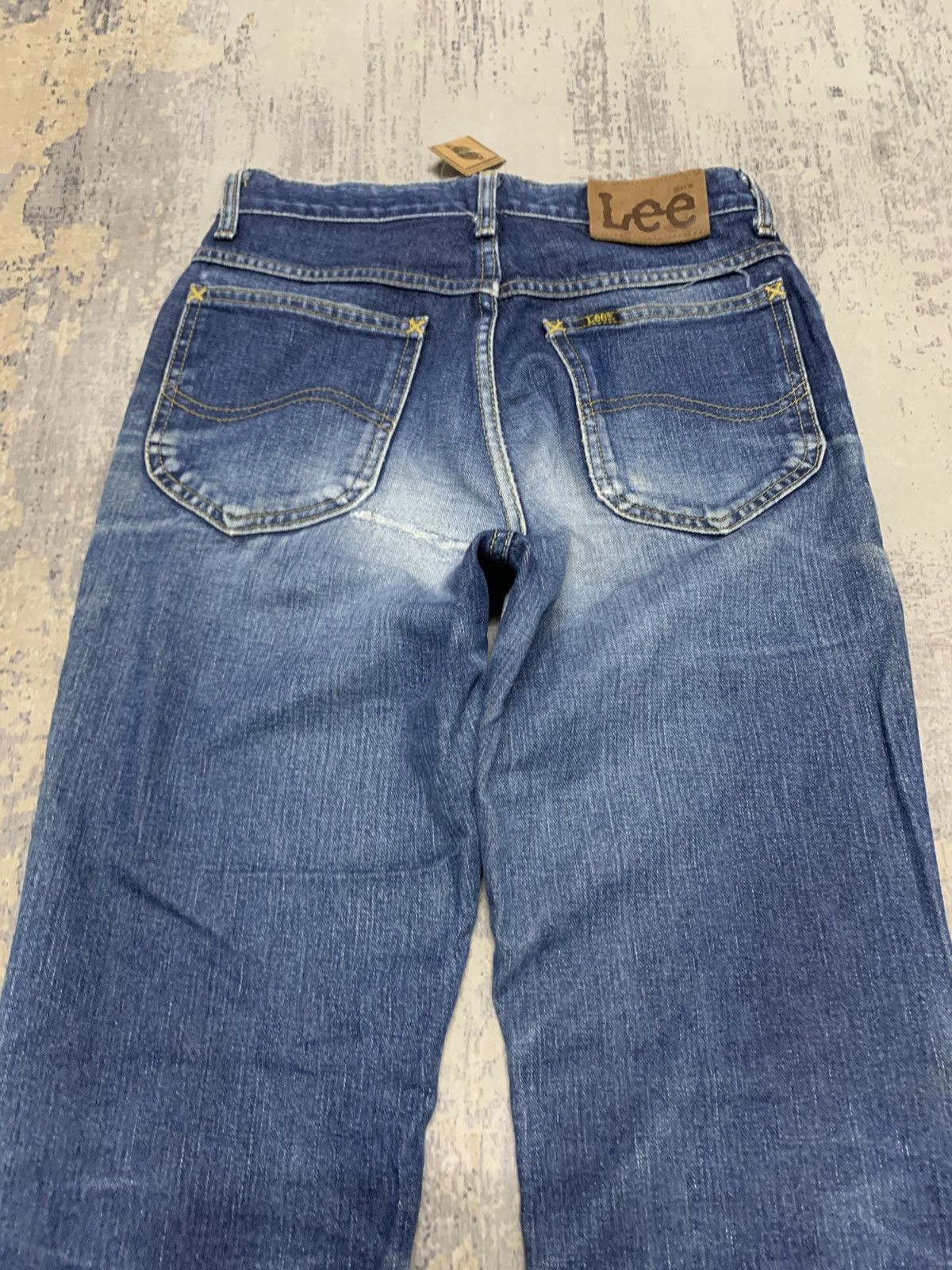 Japanese Brand Vintage Lee Distressed Faded Blue Straight Leg Jeans 27 Size US 27 - 8 Thumbnail