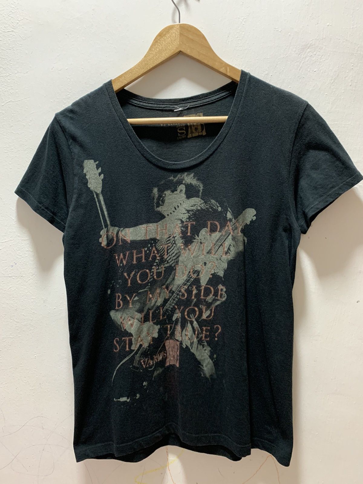 Japanese Brand Vamps Japanese Band Rock Tee Size US S / EU 44-46 / 1 - 1 Thumbnail