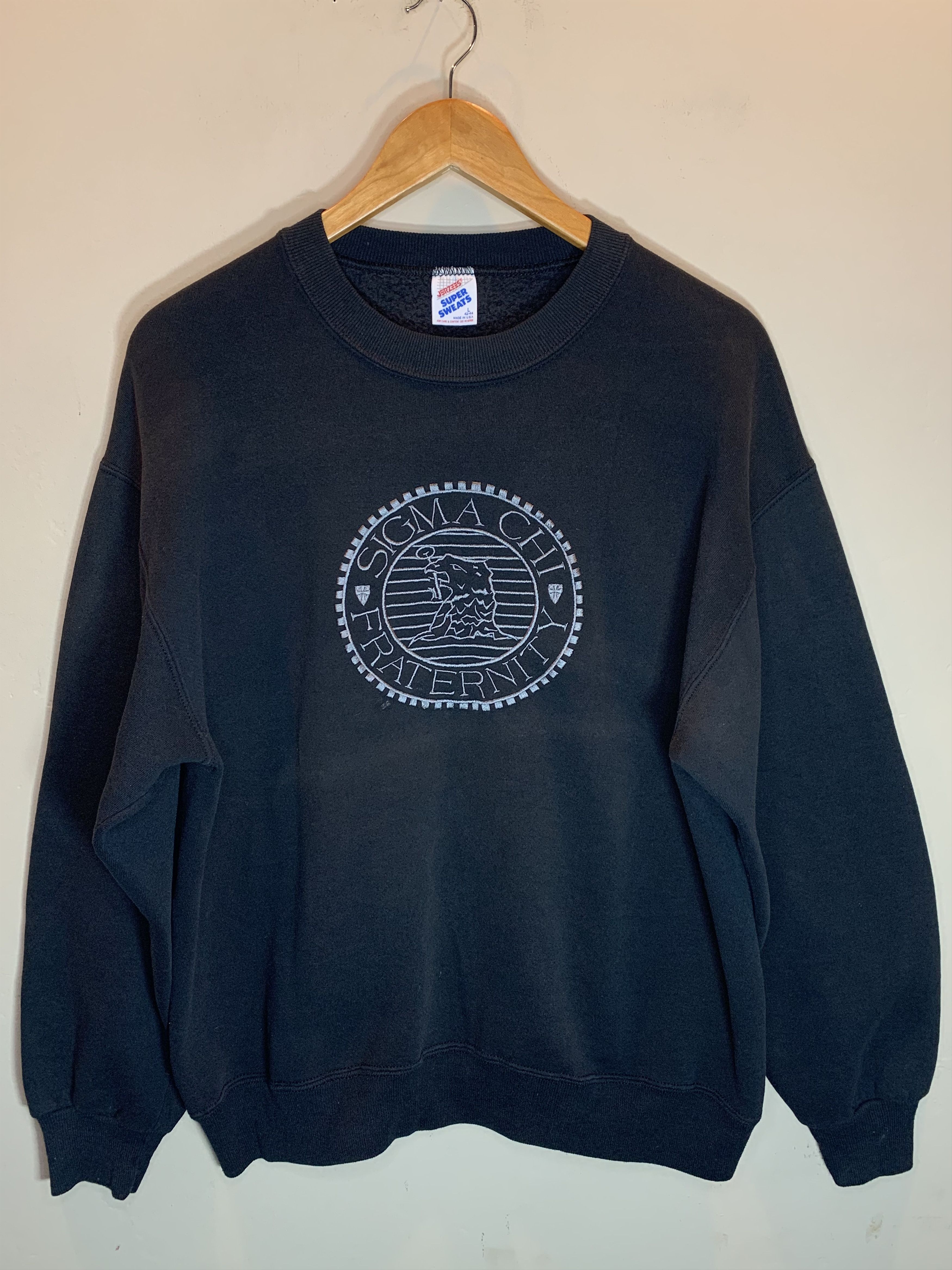 Vintage *RARE* Vintage Sigma Chi Fraternity Embroidered Sweatshirt Size US L / EU 52-54 / 3 - 1 Thumbnail