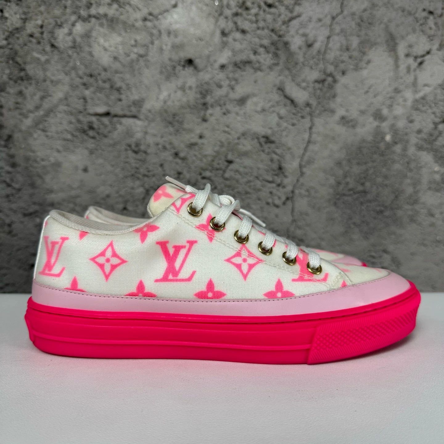 Louis Vuitton LV Monogram Women's Sneaker 35.5 Size US 5 / IT 35 - 2 Thumbnail