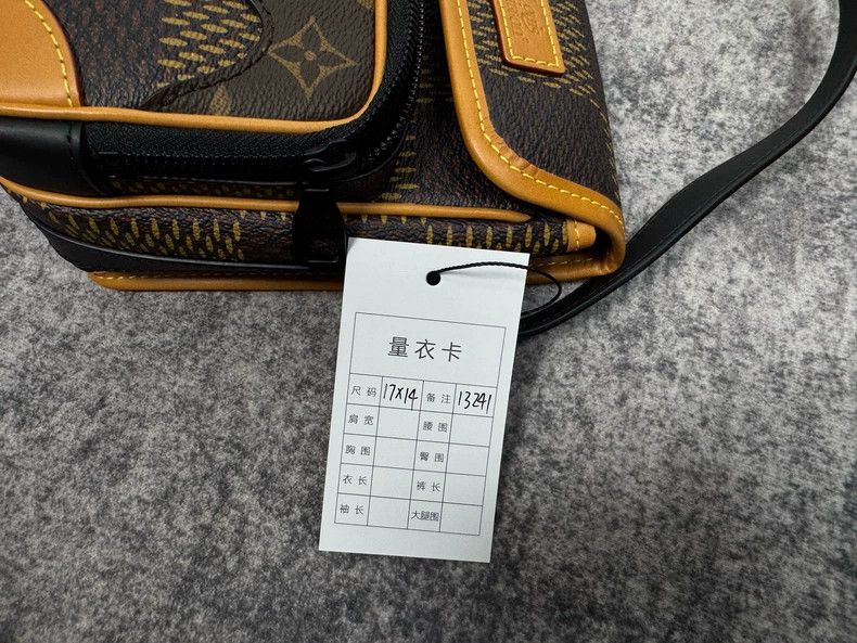 Louis Vuitton Louis Vuitton Co-branded presbyopic camera case bag Size ONE SIZE - 8 Thumbnail
