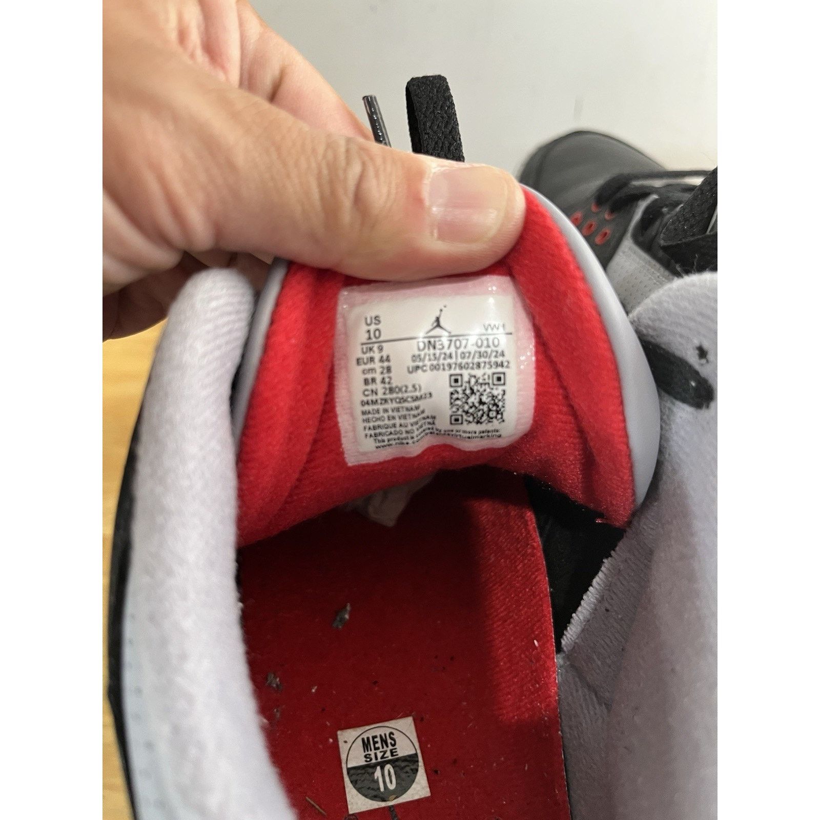 Jordan Brand Size 10 - Air Jordan 3 Retro OG 2024 Black Cement Size US 10 / EU 43 - 7 Thumbnail