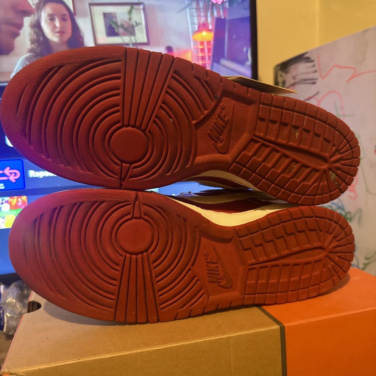 Nike Nike Dunk Low Valentines Day 2004 wmns Size US 9.5 / EU 42-43 - 11 Thumbnail