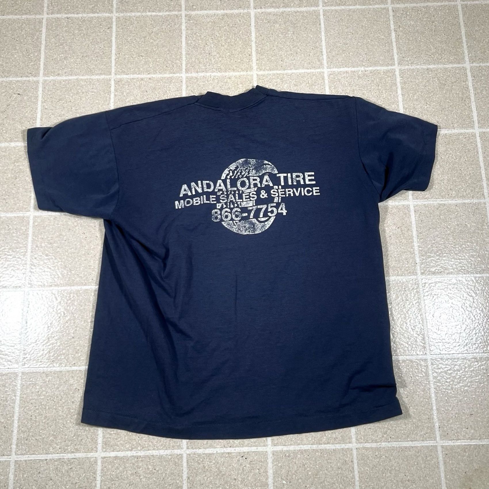Fruit Of The Loom VINTAGE Tire Shop Tshirt SINGLE STITCH Made In USA XL Blue Mens Shirt USA Stitch Fruit of the Loom 90s Size US XL / EU 56 / 4 - 3 Thumbnail