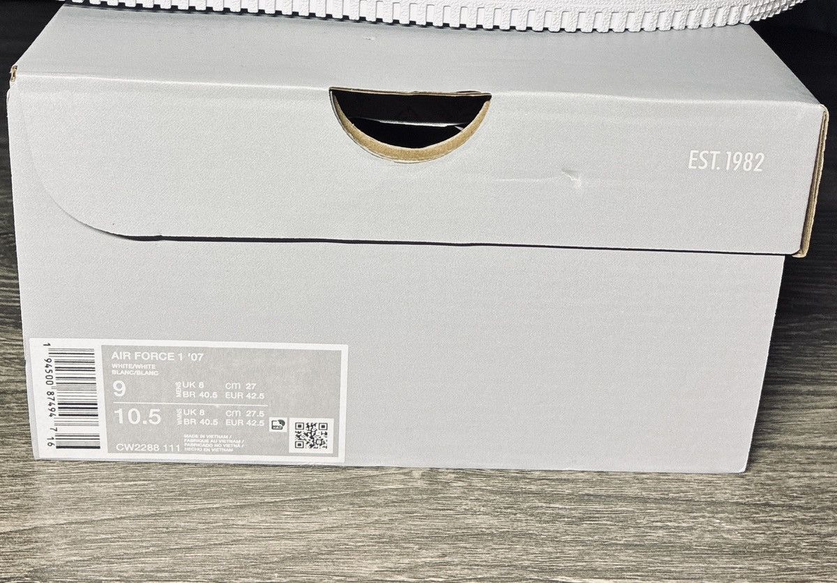 Nike WHITE AIRFORCES Size US 9 / EU 42 - 7 Thumbnail