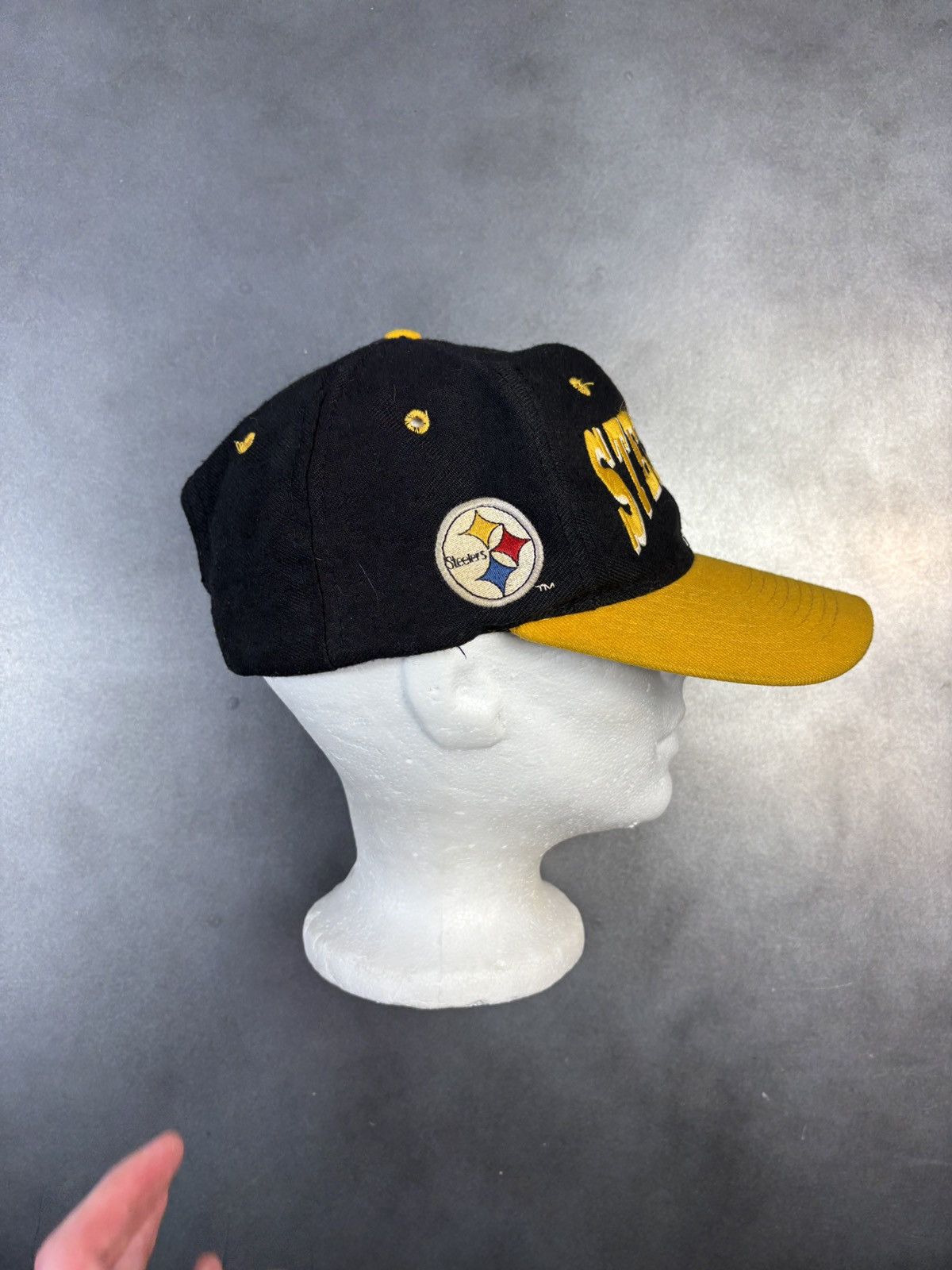 NFL × Vintage Vintage Pittsburgh Steelers Snapback NFL Team Snapback 1990s Size ONE SIZE - 1 Thumbnail