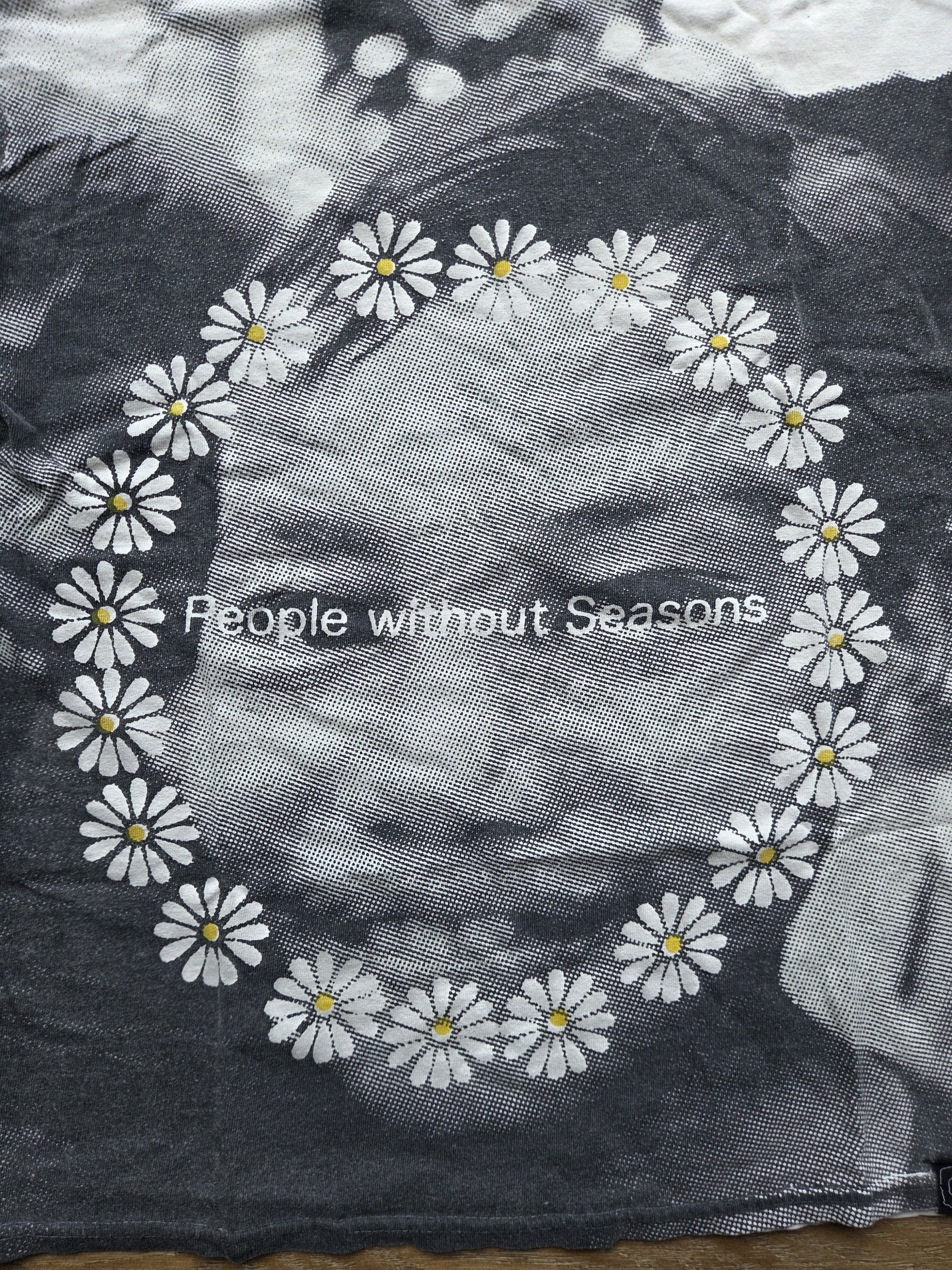 Japanese Brand ​Archival RYOTAMURAKAMI People Without Seasons Photo Print Size US M / EU 48-50 / 2 - 5 Thumbnail