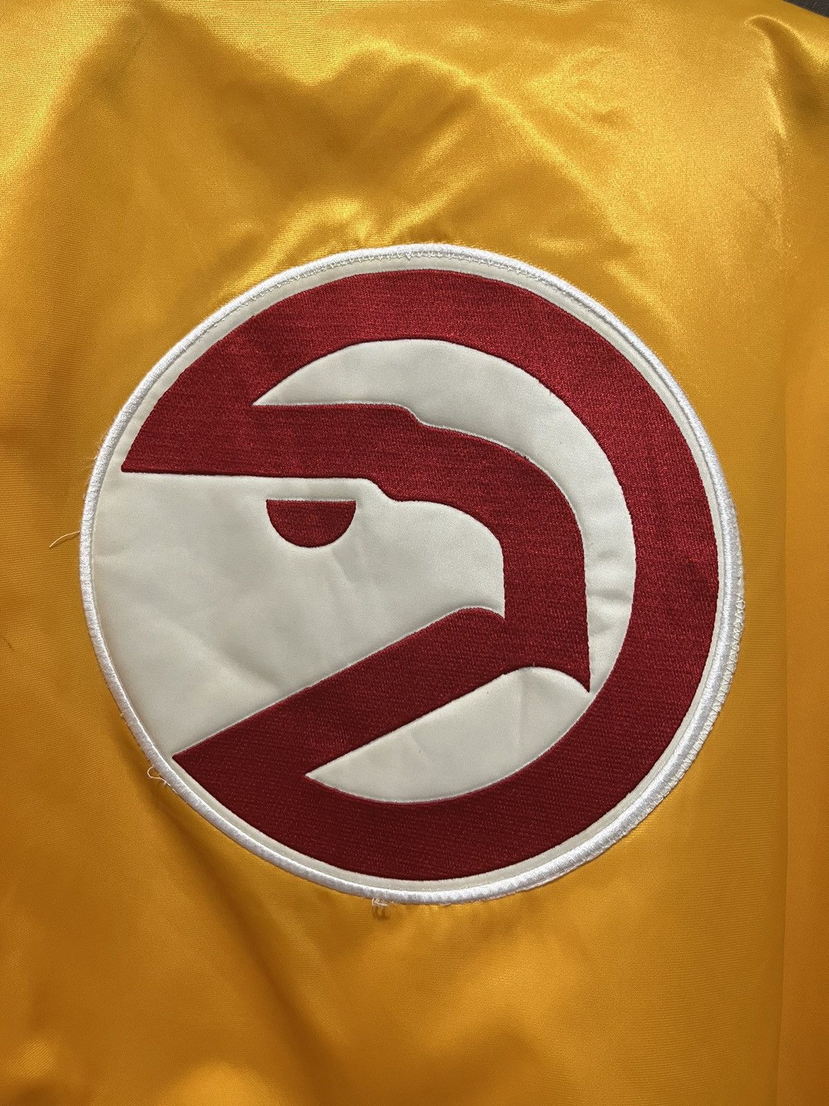 NBA × Vintage Vtg 90s Unworn Atlanta Hawks Satin Bomber Jacket Oversized Size US XXL / EU 58 / 5 - 7 Thumbnail