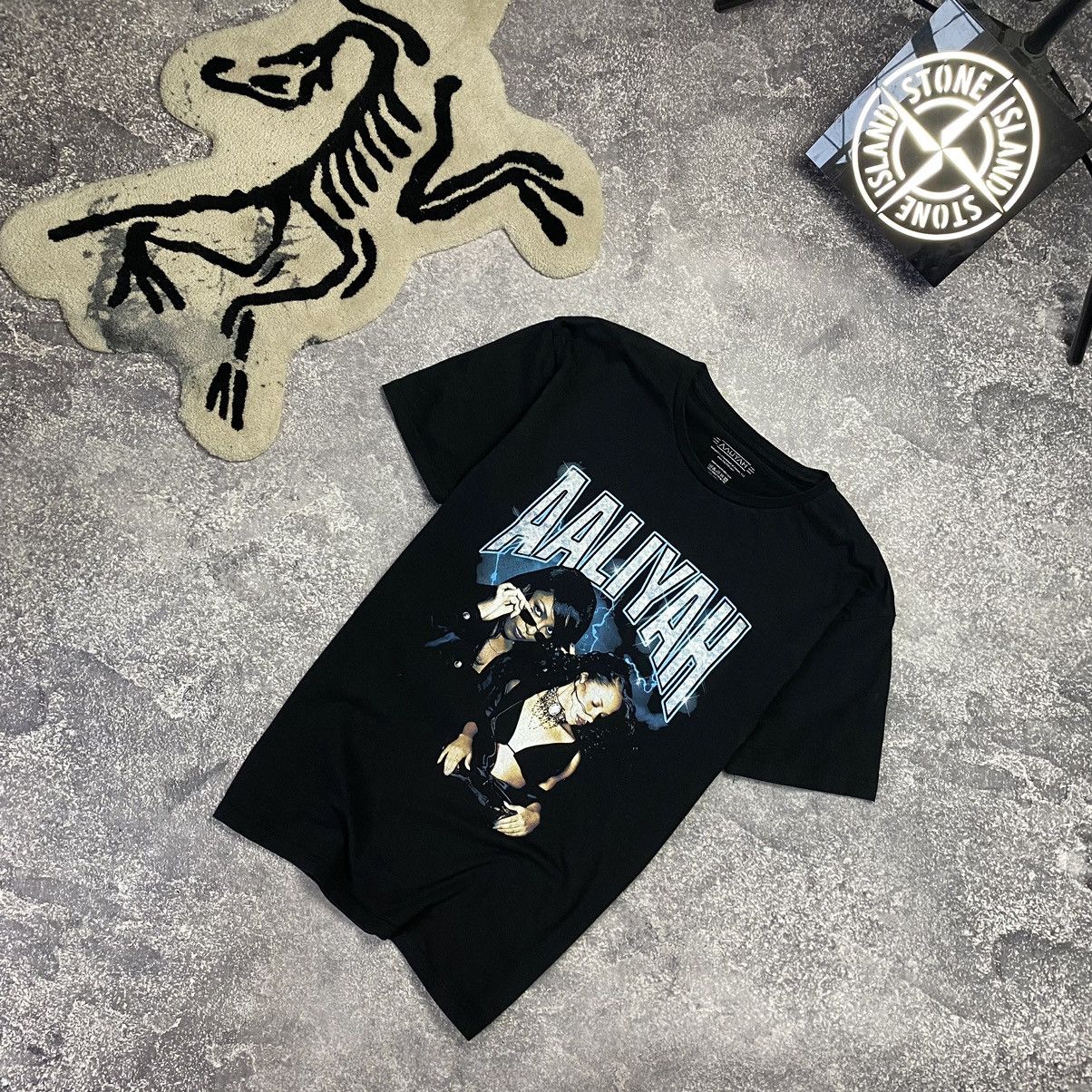 Band Tees Vintage AALIYAH Big Graphic Sexy logo band tee Size US M / EU 48-50 / 2 - 1 Thumbnail