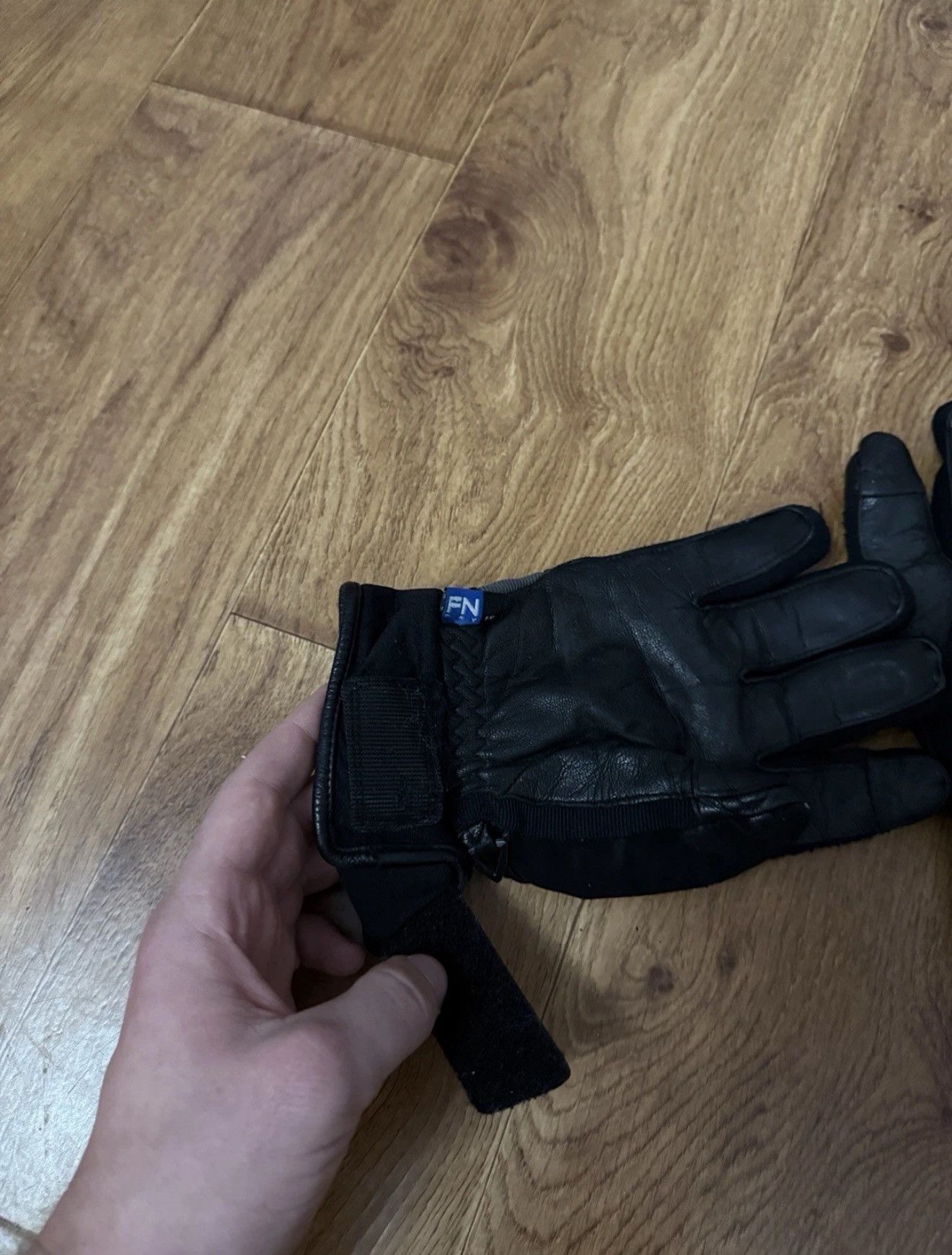 Oakley Oakley Ski Gloves Motorcycle Huge Logo FN Dry Sz L Size ONE SIZE - 5 Thumbnail