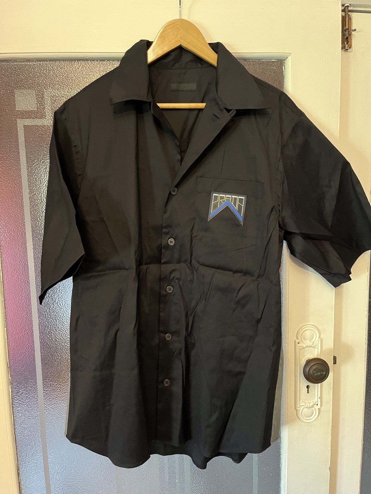 Prada 2018 PRADA Rubber Patch Logo Bowling Shirt Size US L / EU 52-54 / 3 - 6 Thumbnail