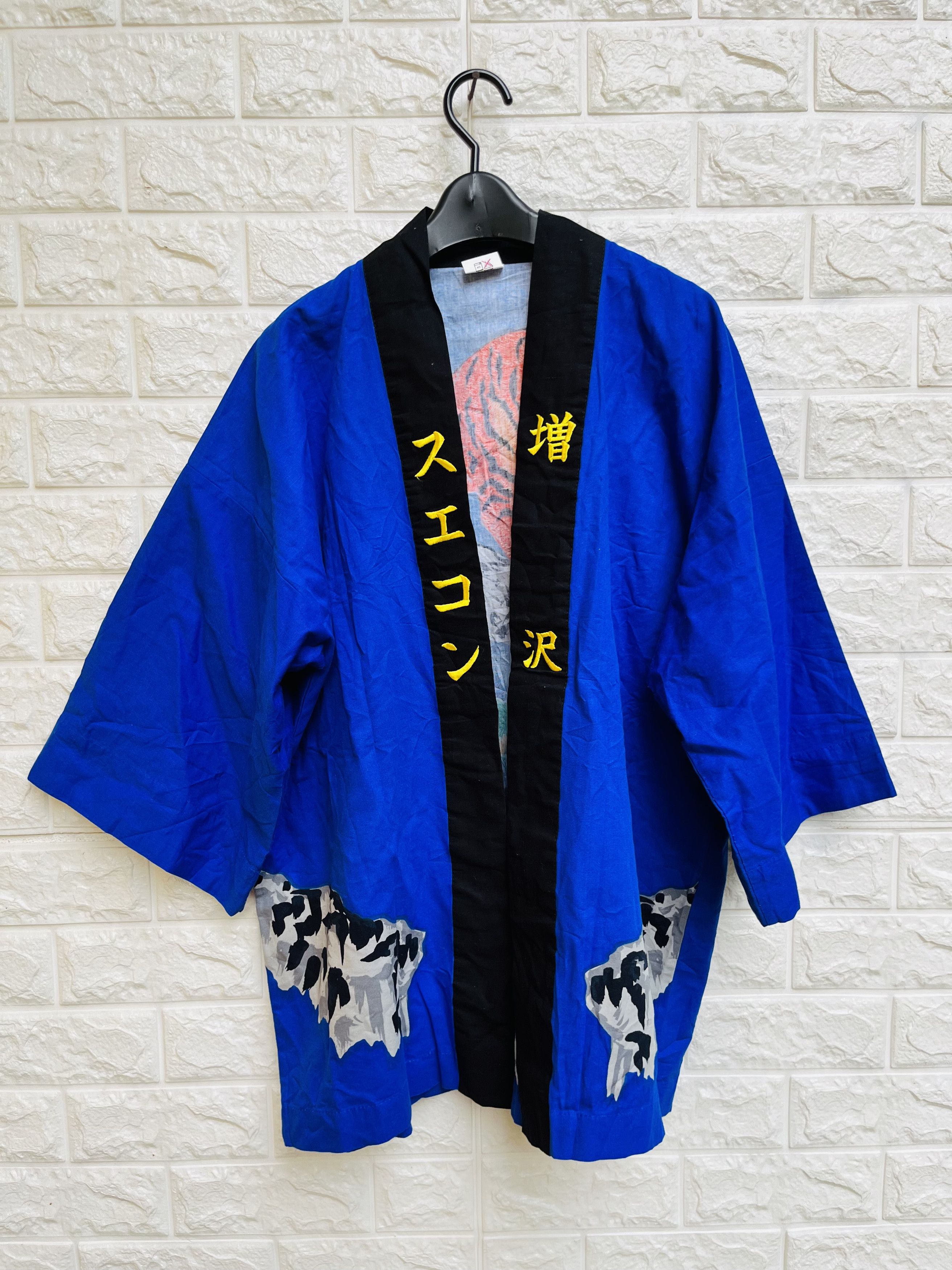 Japanese Brand × Vintage Vintage Tiger Fight Dragon Japanese Designer Fashion Style Size US L / EU 52-54 / 3 - 2 Thumbnail