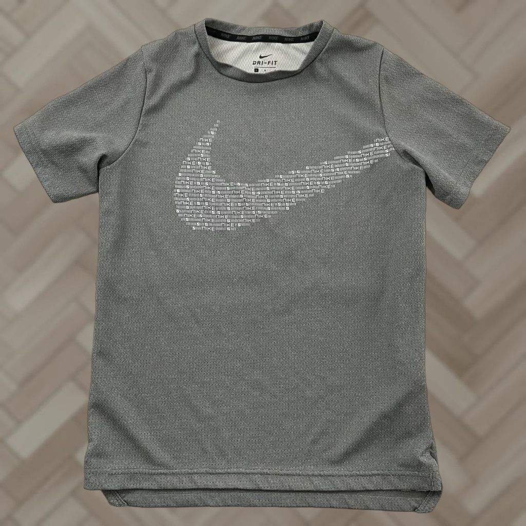 Nike Nike Dri-Fit Short Sleeve Athletic Top Women's Large Gray Shirt Women L Gray Nike Dri-Fit Short Sleeve Athletic Top Size L / US 10 / IT 46 - 1 Thumbnail