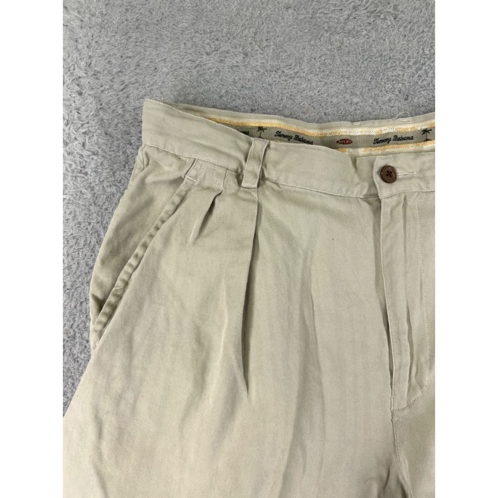 Tommy Bahama Tommy Bahama Shorts Men Bermuda Beige Pleated Silk Herringbone 34 Casual Pockets Size US 34 / EU 50 - 4 Thumbnail