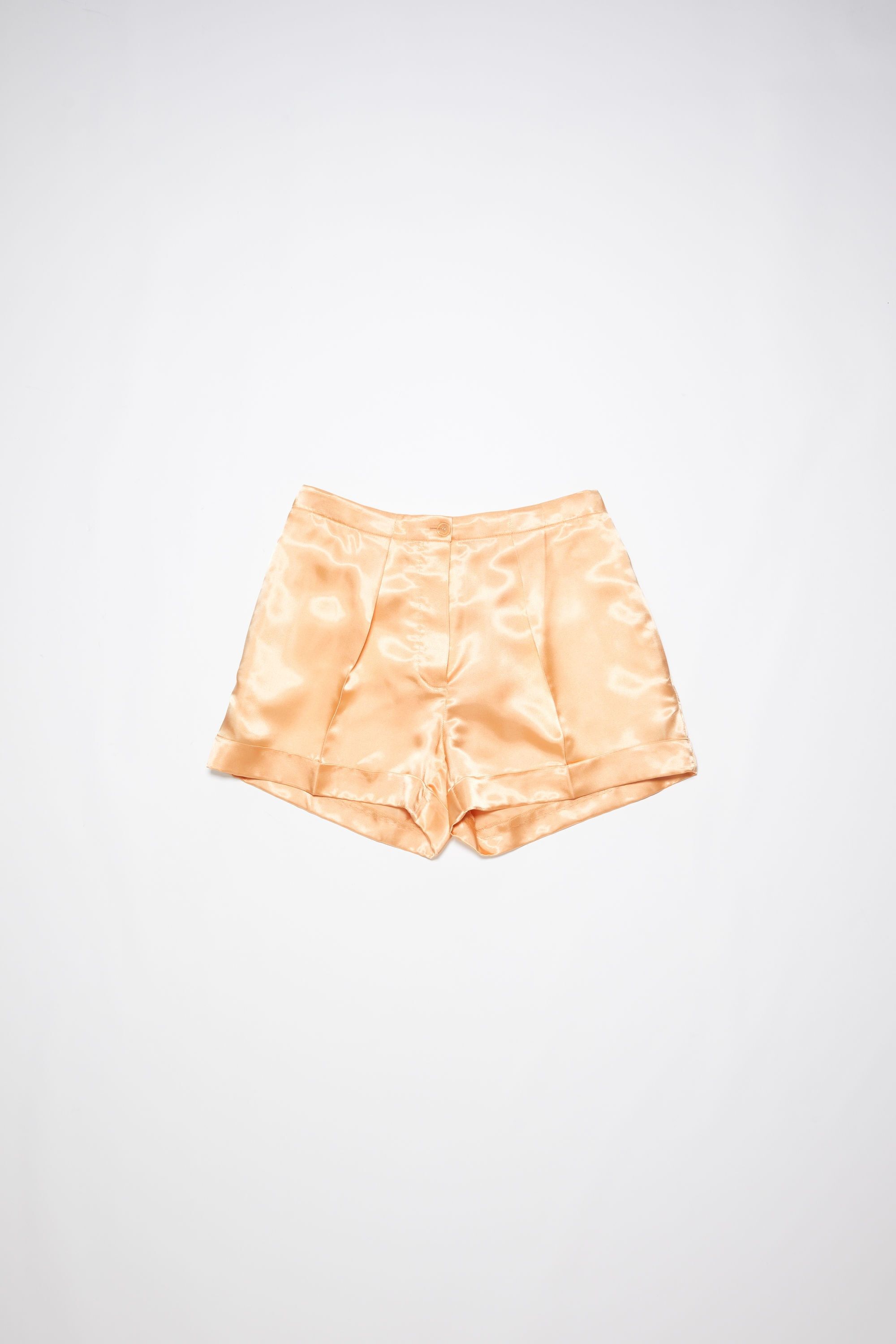 Acne Studios o1y0725 Short in Beige Size 27" / US 4 / IT 40 - 1 Thumbnail