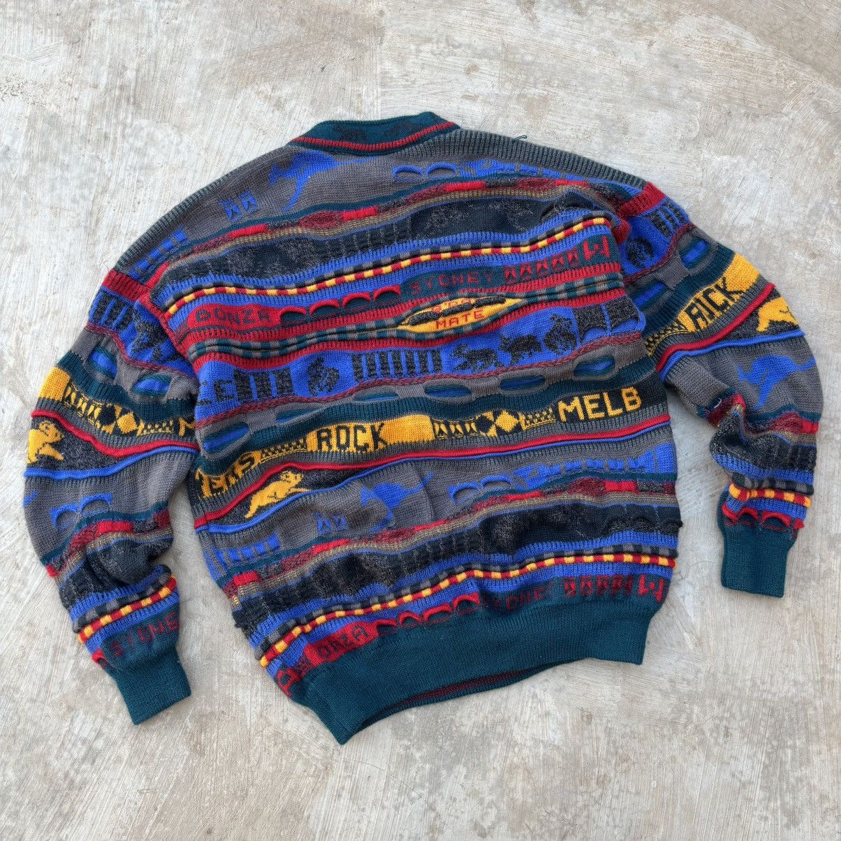 Coogi Vintage 90s Coogi 3D Knitwear Sweater Size US S / EU 44-46 / 1 - 7 Thumbnail