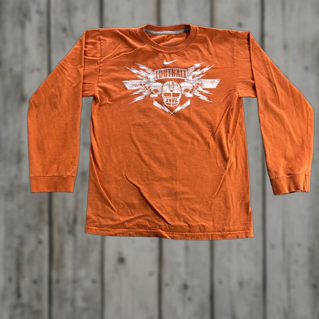 Nike VINTAGE Nike Shirt Mens Medium Orange Long Sleeve Football Graphic Swoosh Skulls Sports Mens Shirts Size US M / EU 48-50 / 2 - 1 Thumbnail