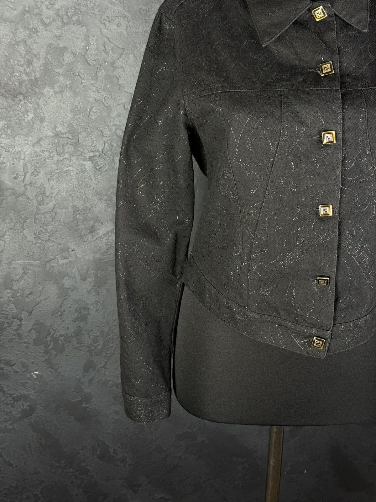 Vintage Versace Classic V2 Vintage 90s Women’s Black Jacket Size 46 Size L / US 10 / IT 46 - 4 Thumbnail