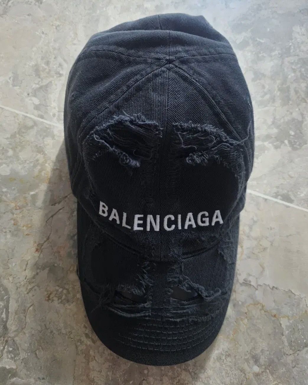 Balenciaga Balenciaga Distressed Logo Cap Black Size ONE SIZE - 1 Thumbnail