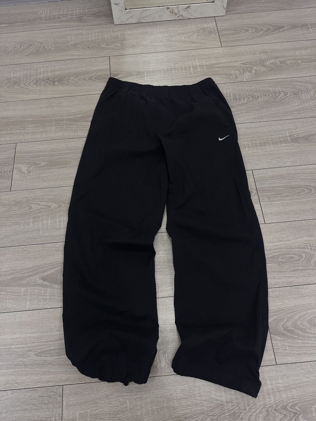 Nike Nike Vintage Nylon Trackpants Sweatpants Size US 32 / EU 48 - 1 Thumbnail