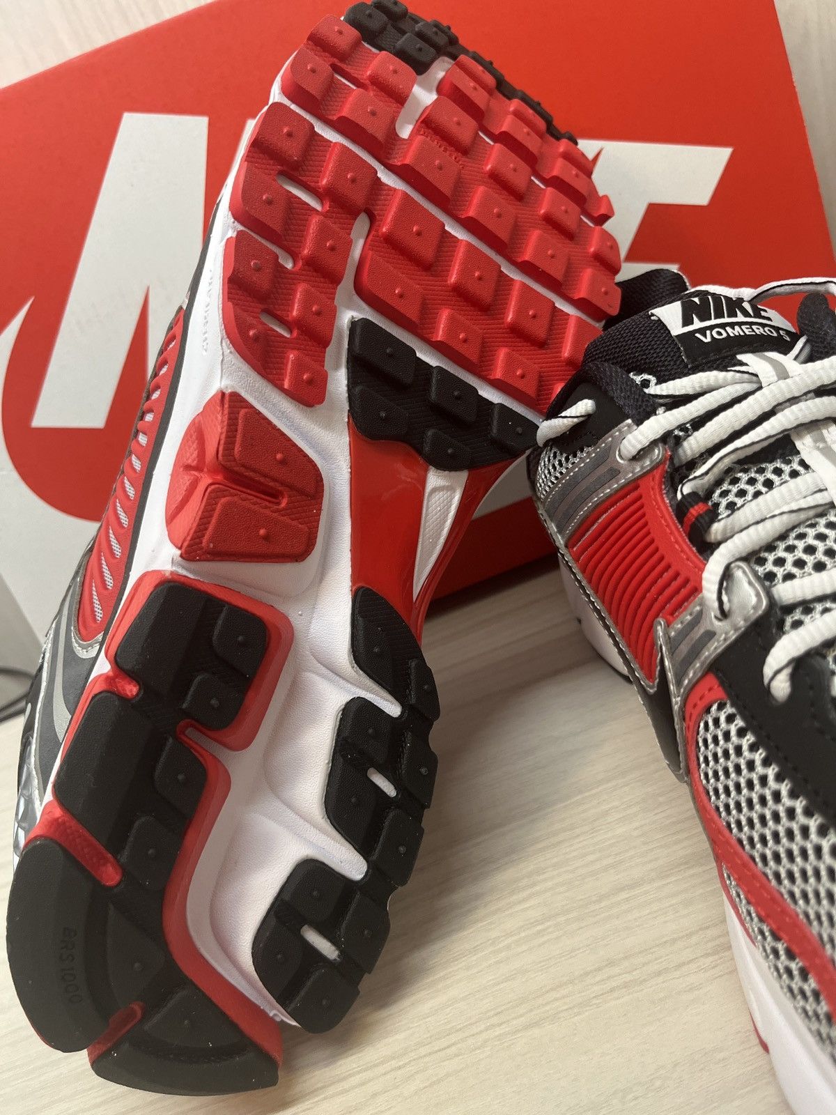 Nike Nike zoom vomero 5 Size US 11.5 / EU 44-45 - 6 Thumbnail
