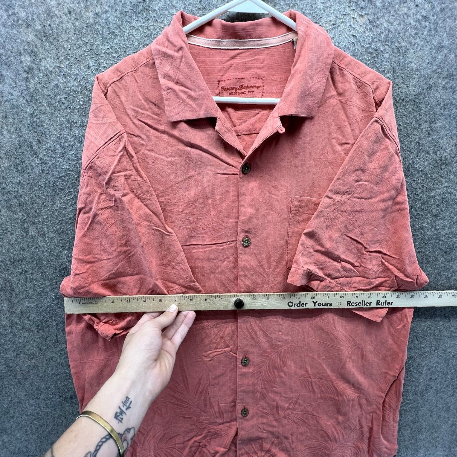 Tommy Bahama Tommy Bahama Shirt Men L Pink Silk Camp Button Front Tropical Hawaiian Tropical Patch Pocket Short Sleeve Casual Travel Size US L / EU 52-54 / 3 - 5 Thumbnail