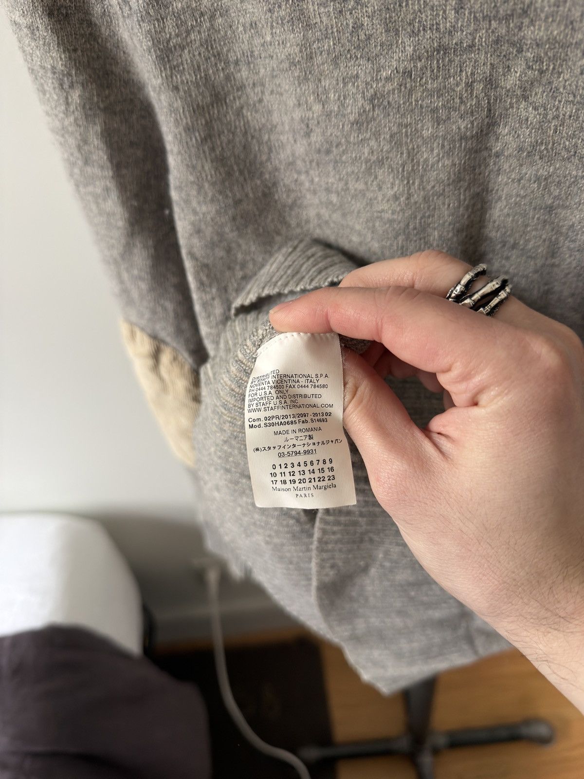 Maison Margiela FW13 Corduroy Elbow-Patch Sweater Size US S / EU 44-46 / 1 - 5 Thumbnail