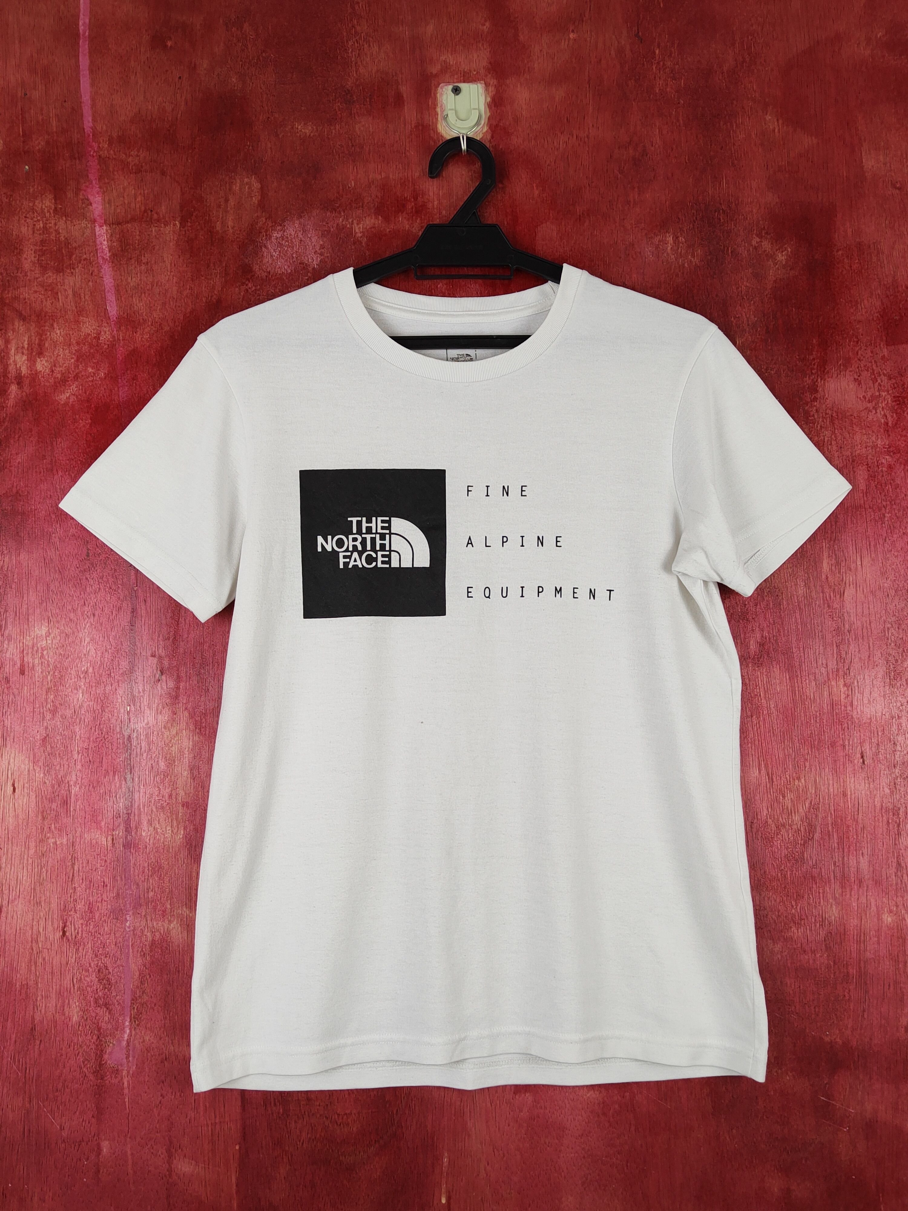 The North Face The North Face White Short Sleeve T-Shirts #S1451 Size US S / EU 44-46 / 1 - 1 Thumbnail