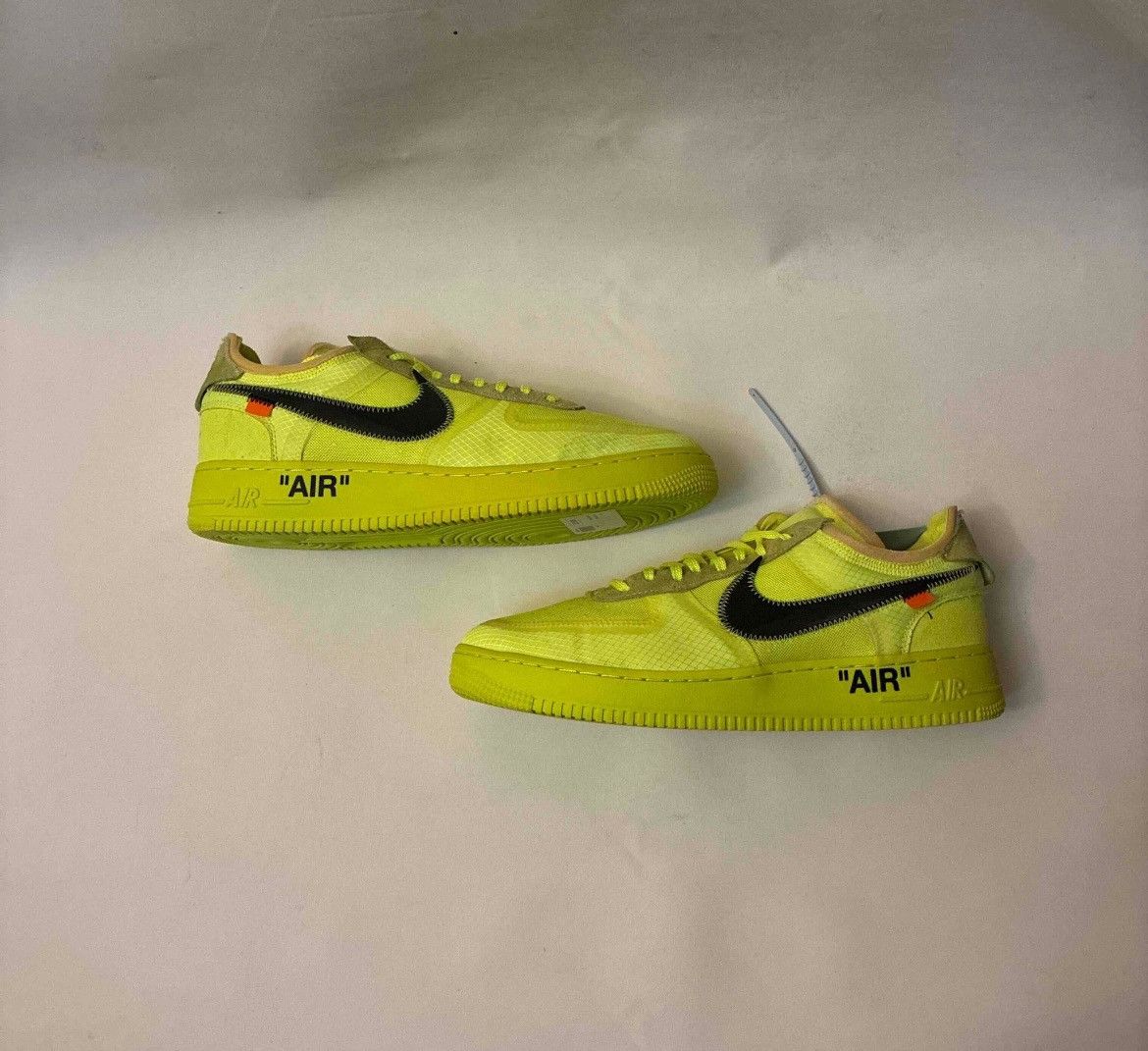 Nike Size 10.5 - Nike Air Force 1 Low Off-White Volt (2018) VNDS Size US 11 / EU 44 - 12 Thumbnail
