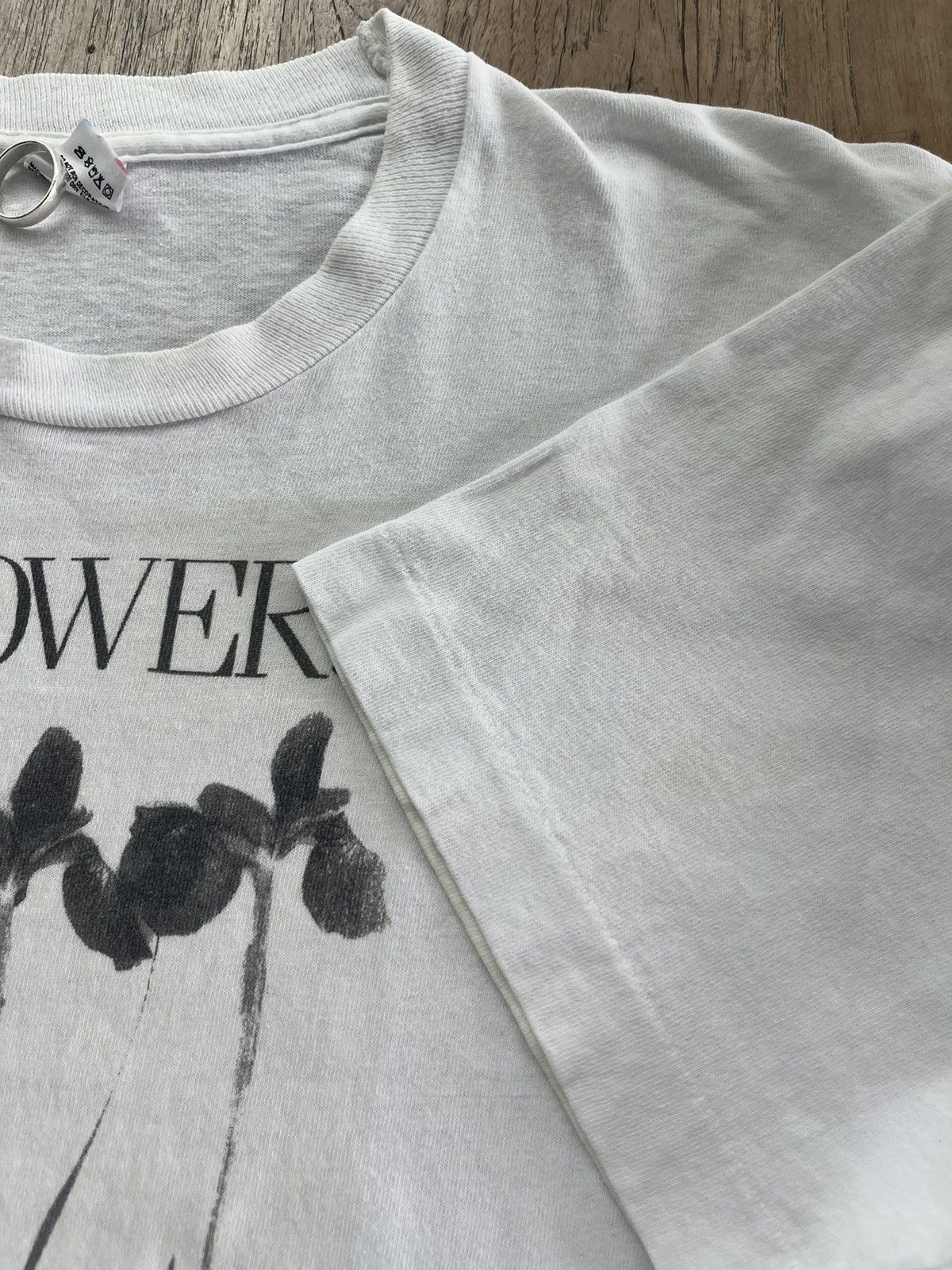 Flower Mountain Vintage FLOWERS Artwork by d hansen 90’s T-shirt Size US L / EU 52-54 / 3 - 9 Thumbnail