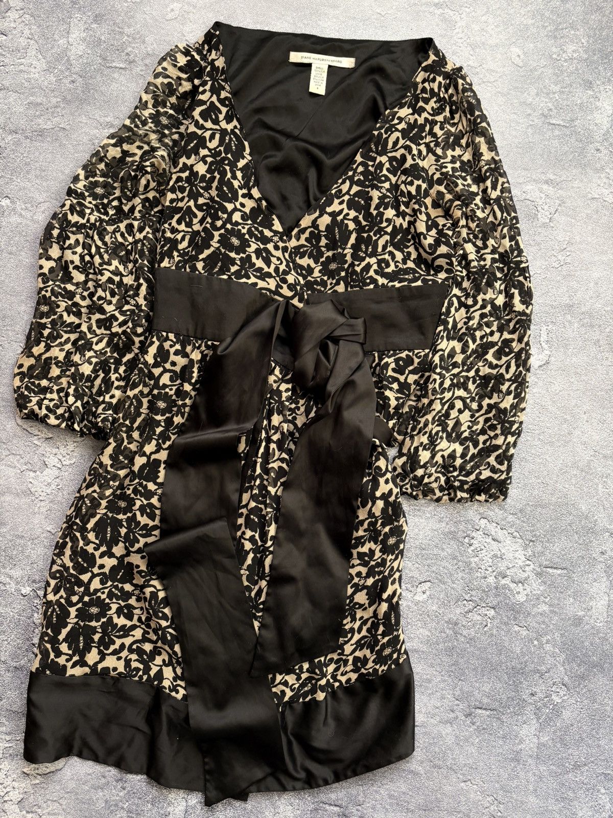 Diane von Furstenberg Vintage Diane Von Furstenberg Luxury Floral Silk Dress Size M / US 6-8 / IT 42-44 - 3 Thumbnail