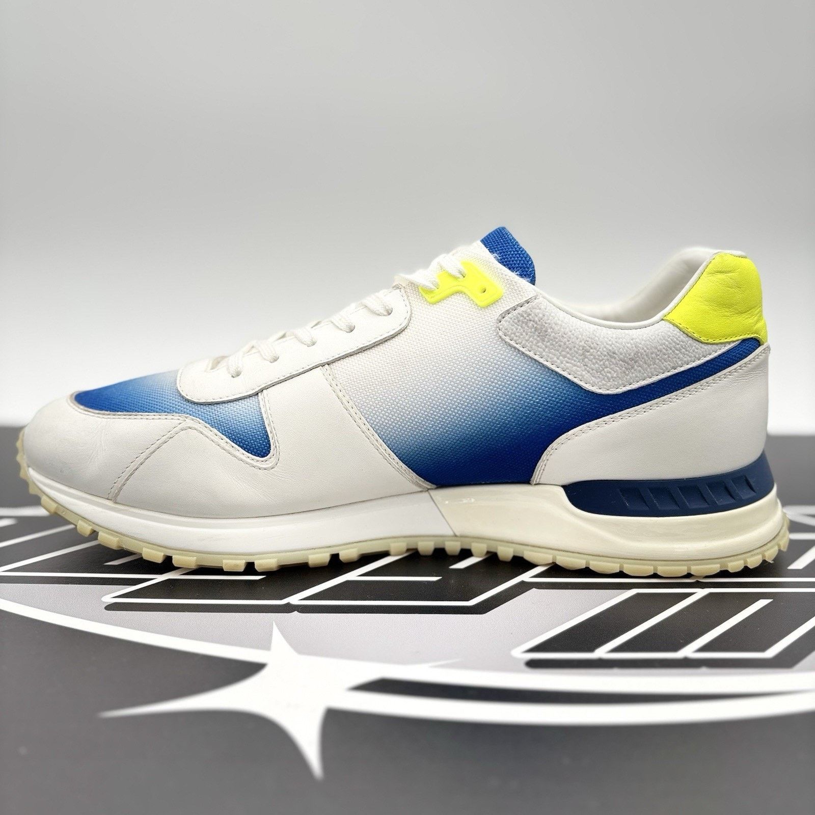 Louis Vuitton Louis Vuitton Run Away ' Eclipse Blue Gradation ' | CLEAN Size US 9 / EU 42 - 4 Thumbnail