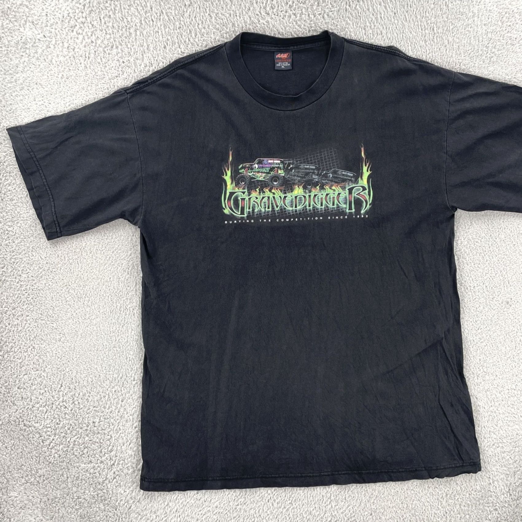 Vintage VINTAGE ALM Men’s XL Black Shirt 2002 Grave Digger Monster Truck Racing Double Sided Graphic Print Short Sleeve Crew Neck T-Shirt USA Cars Classic Men Size US XL / EU 56 / 4 - 3 Thumbnail