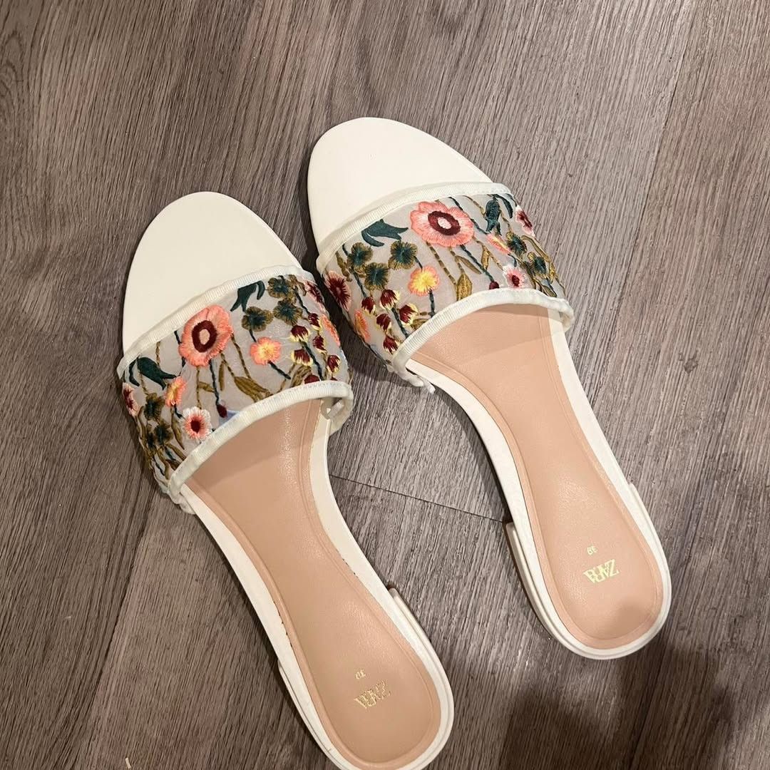 Zara ZARA Floral Sandals NWT Size US 7.5 / IT 37.5 - 8 Thumbnail