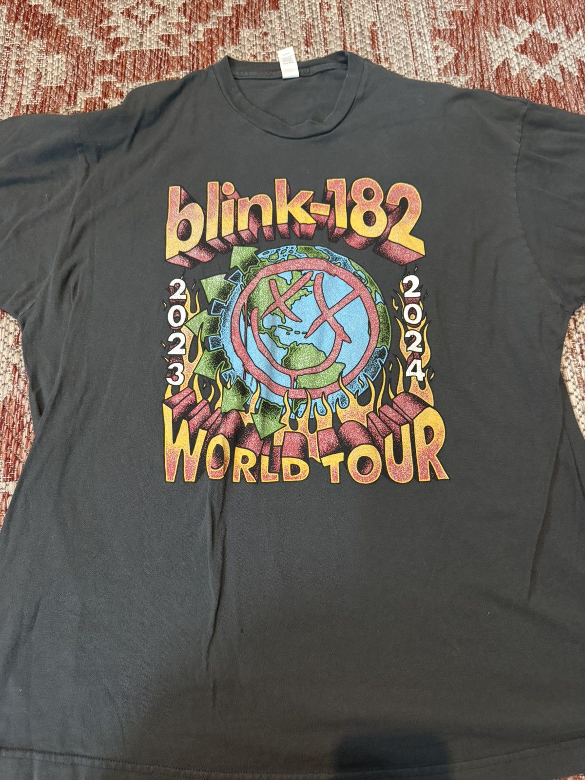 Vintage Blink 182 World Tour Merch 2023 Size 2XL BAND Tee Size US XL / EU 56 / 4 - 1 Thumbnail