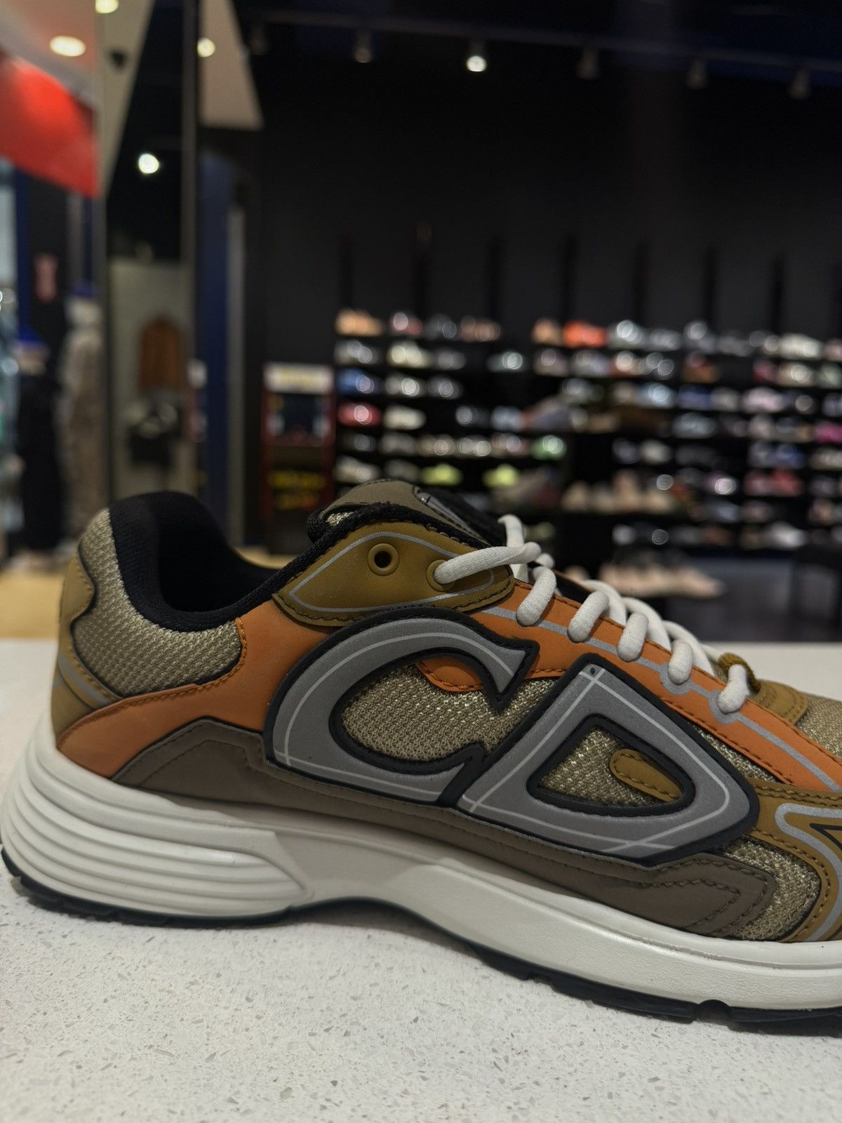 Dior Size 7US/40EU - Dior B30 Sneakers Brown/Orange Size US 7 / EU 40 - 7 Thumbnail