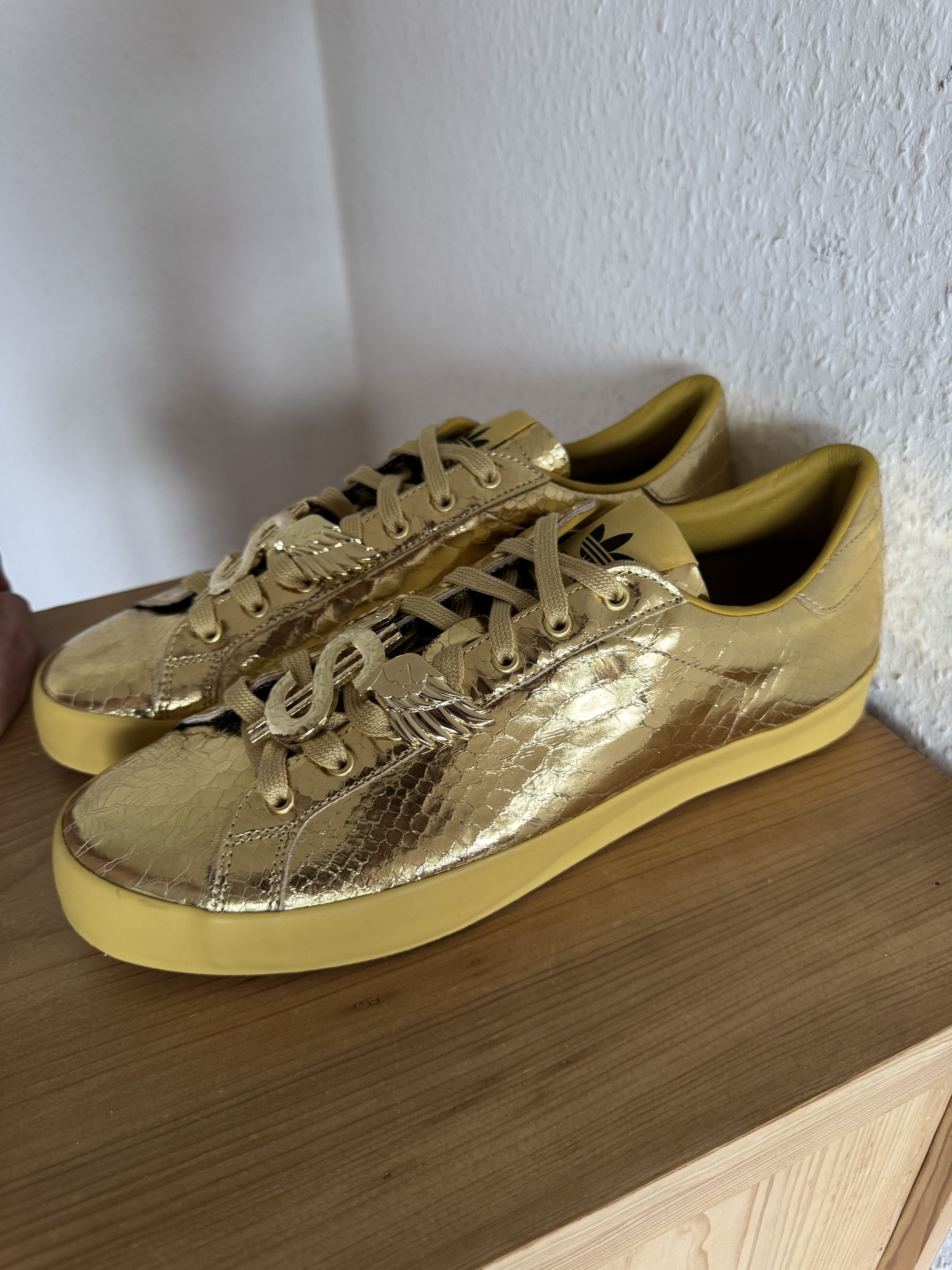 Adidas × Jeremy Scott Gold Dollar Wings Sneaker Size US 12 / EU 45 - 5 Thumbnail