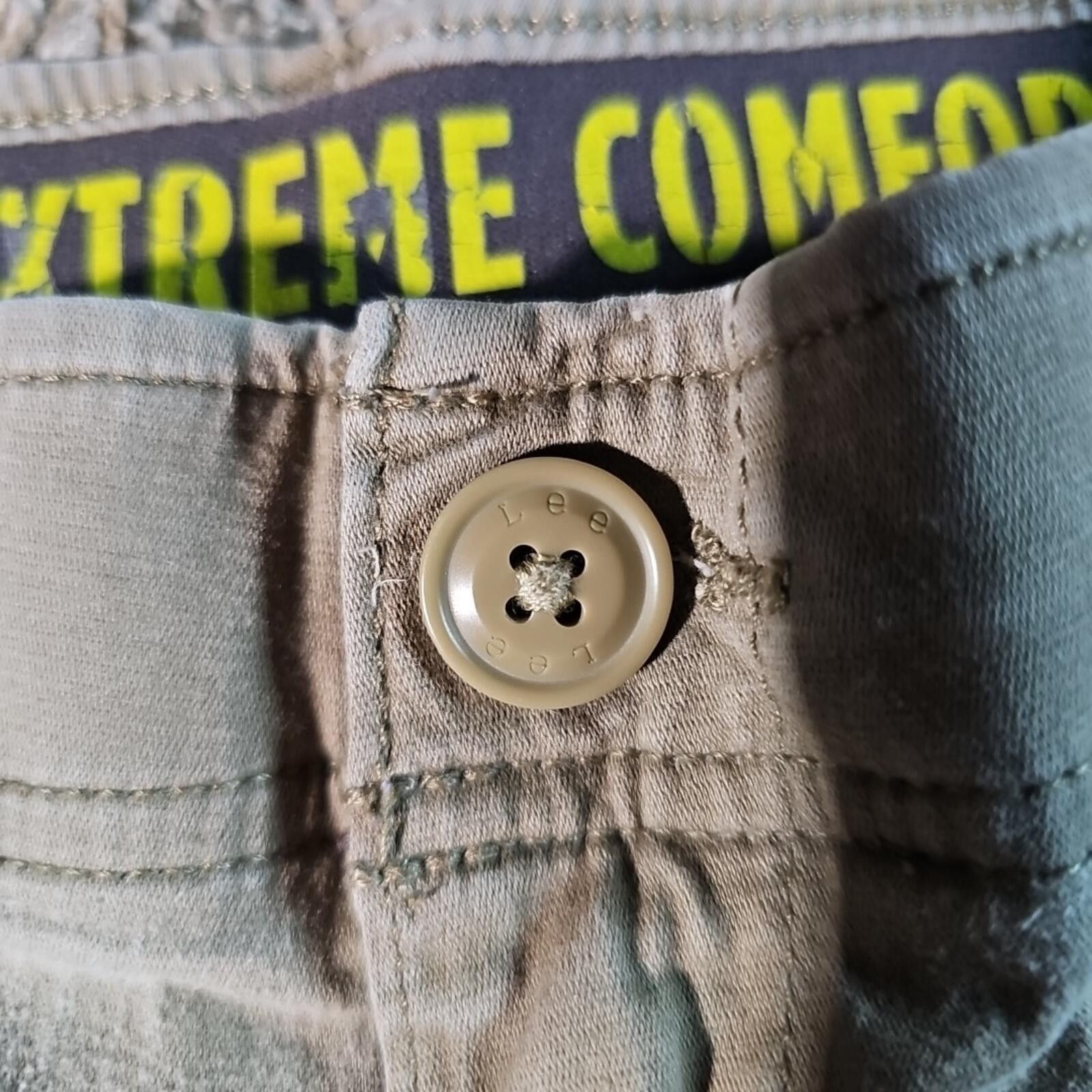 Lee Lee Extreme Comfort Sz 30 Beige Khaki Shorts Size US 30 / EU 46 - 2 Thumbnail