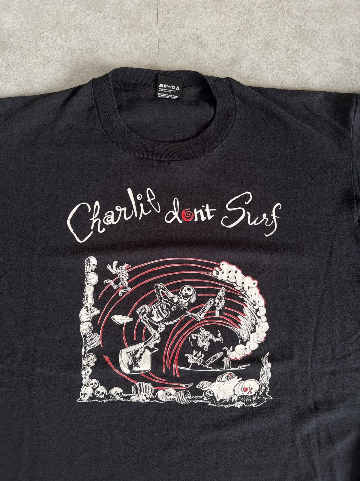 Band Tees × Vintage *SUPER RARE* CHARLIE DON’T SURF VINTAGE 1991 PUNK BAND TEE Size US XL / EU 56 / 4 - 10 Thumbnail