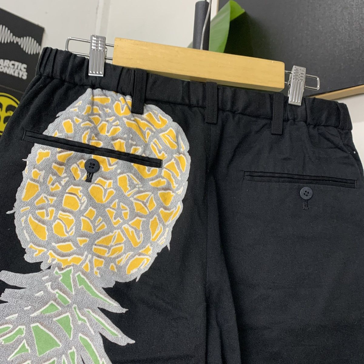 Issey Miyake 🇯🇵Issey Miyake Men🇯🇵 pinapple Painted Short pants Size US 31 - 10 Thumbnail